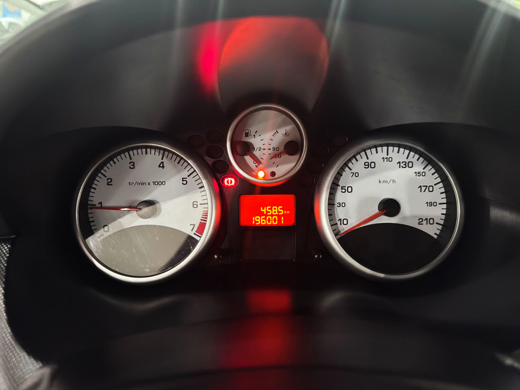 PEUGEOT 207
