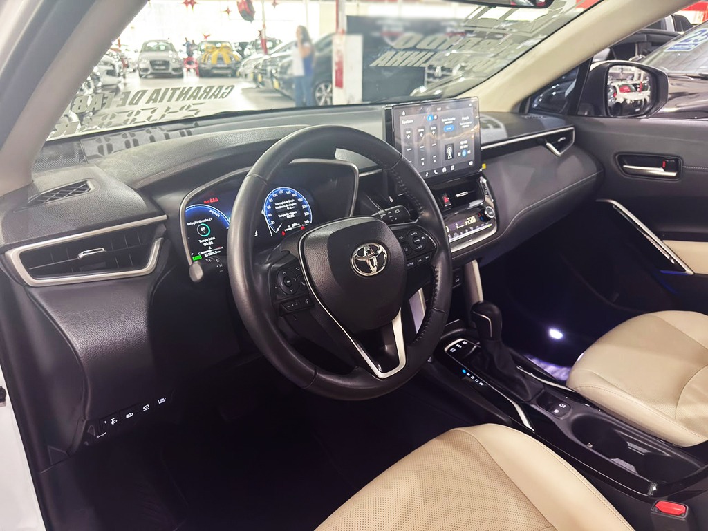 TOYOTA COROLLA CROSS