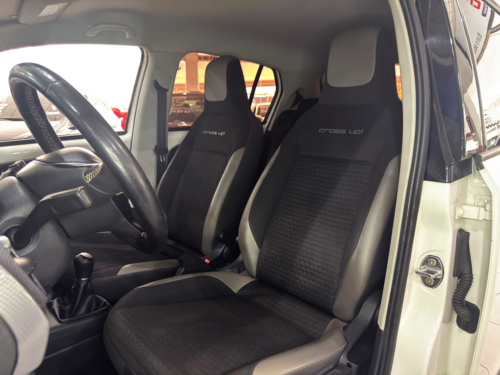 VOLKSWAGEN CROSS UP