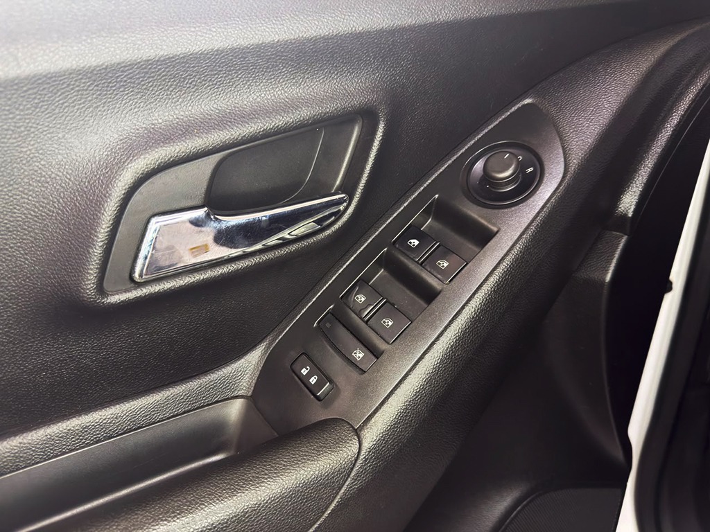 CHEVROLET TRACKER