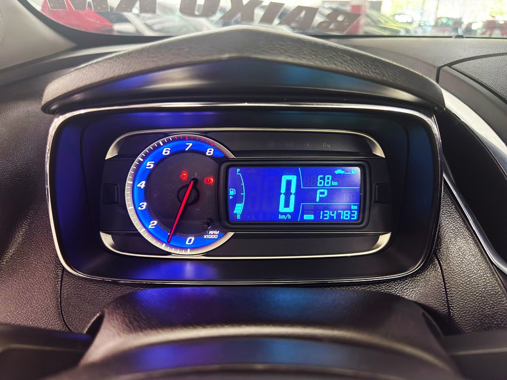CHEVROLET TRACKER