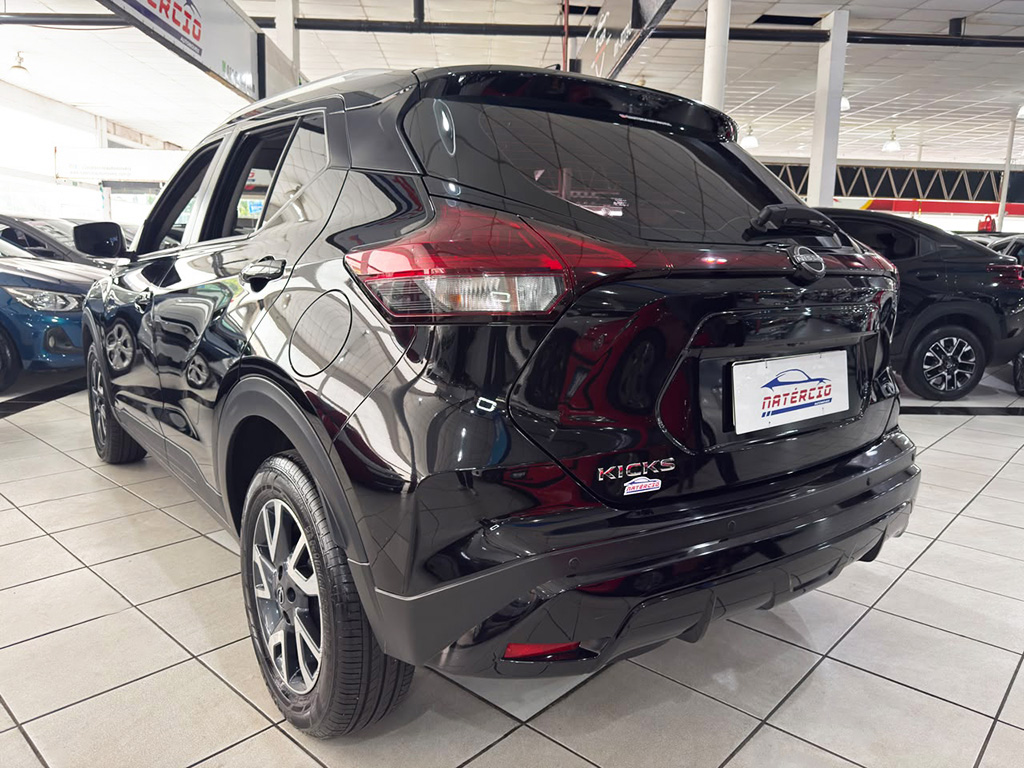 NISSAN KICKS
