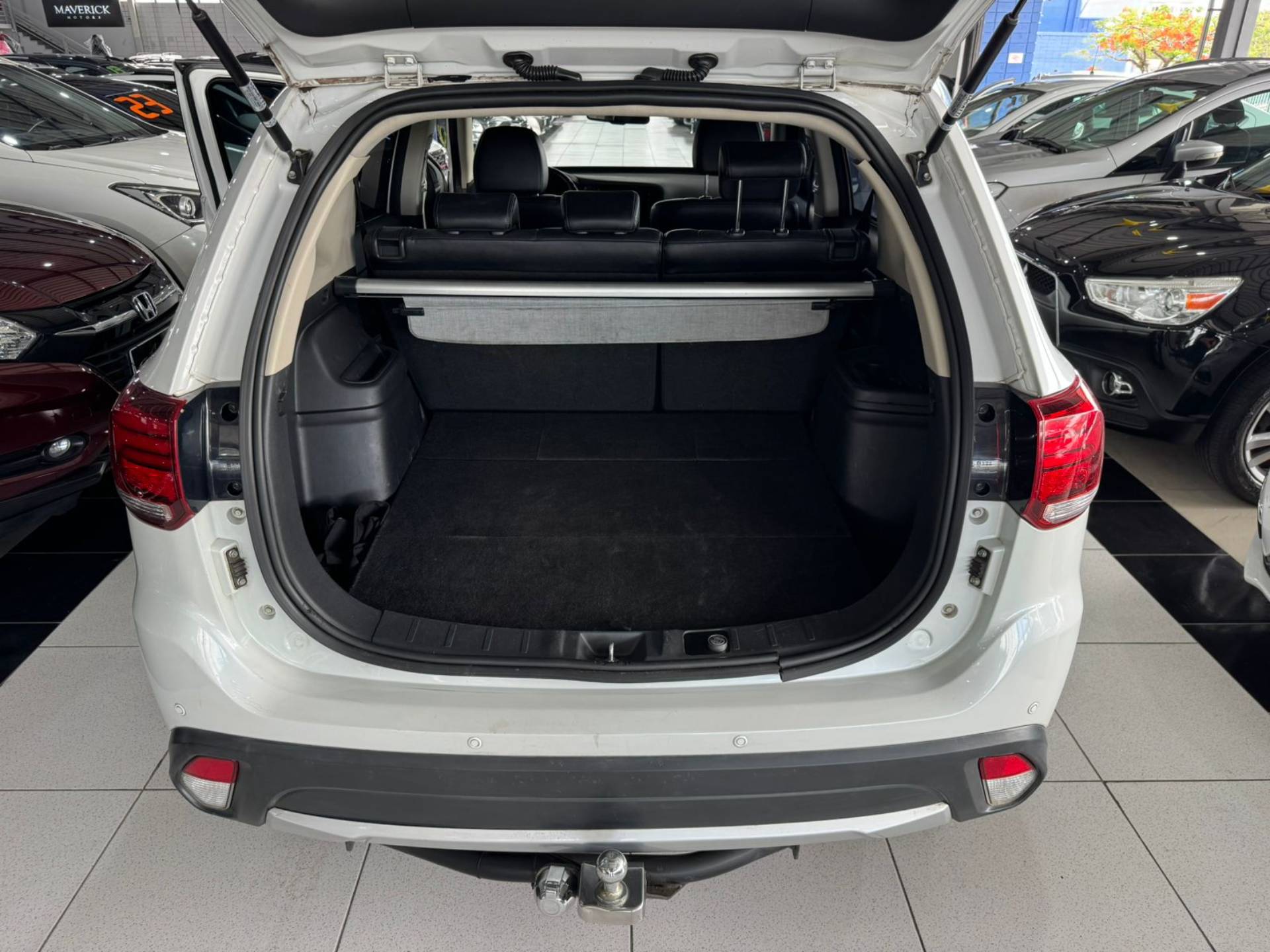 MITSUBISHI OUTLANDER