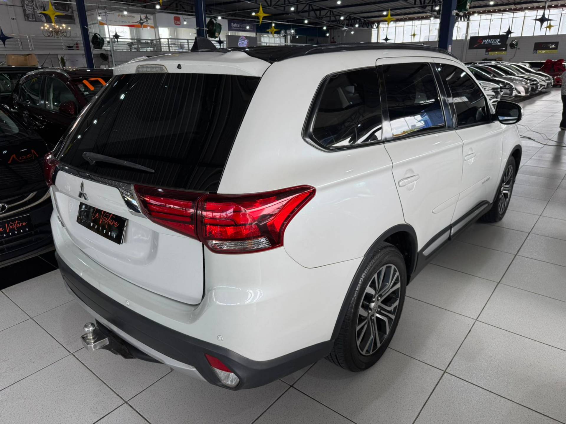 MITSUBISHI OUTLANDER