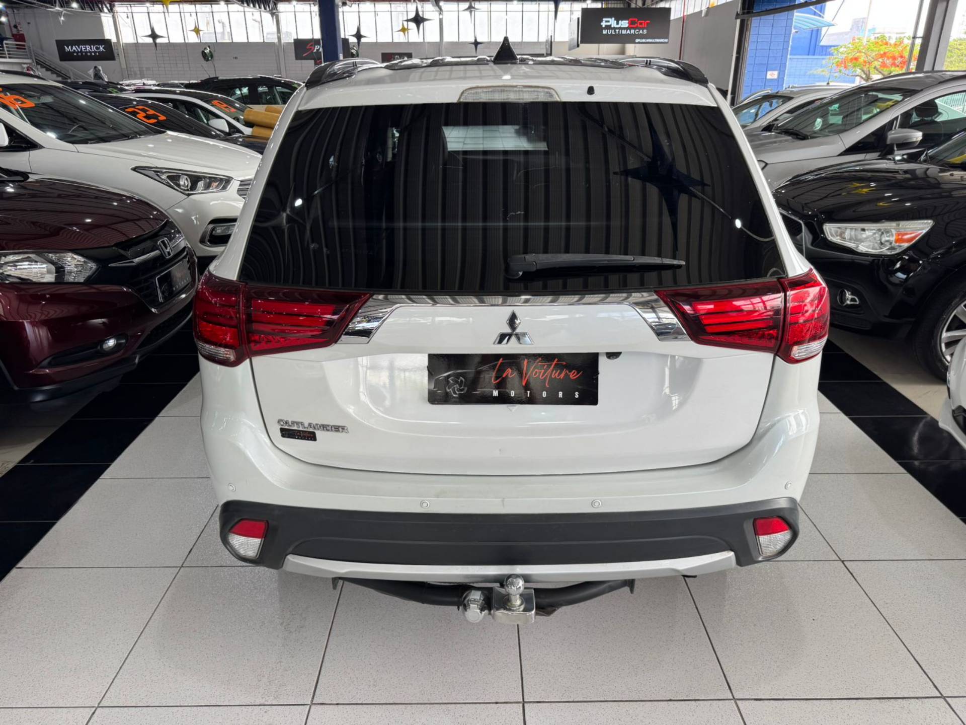 MITSUBISHI OUTLANDER