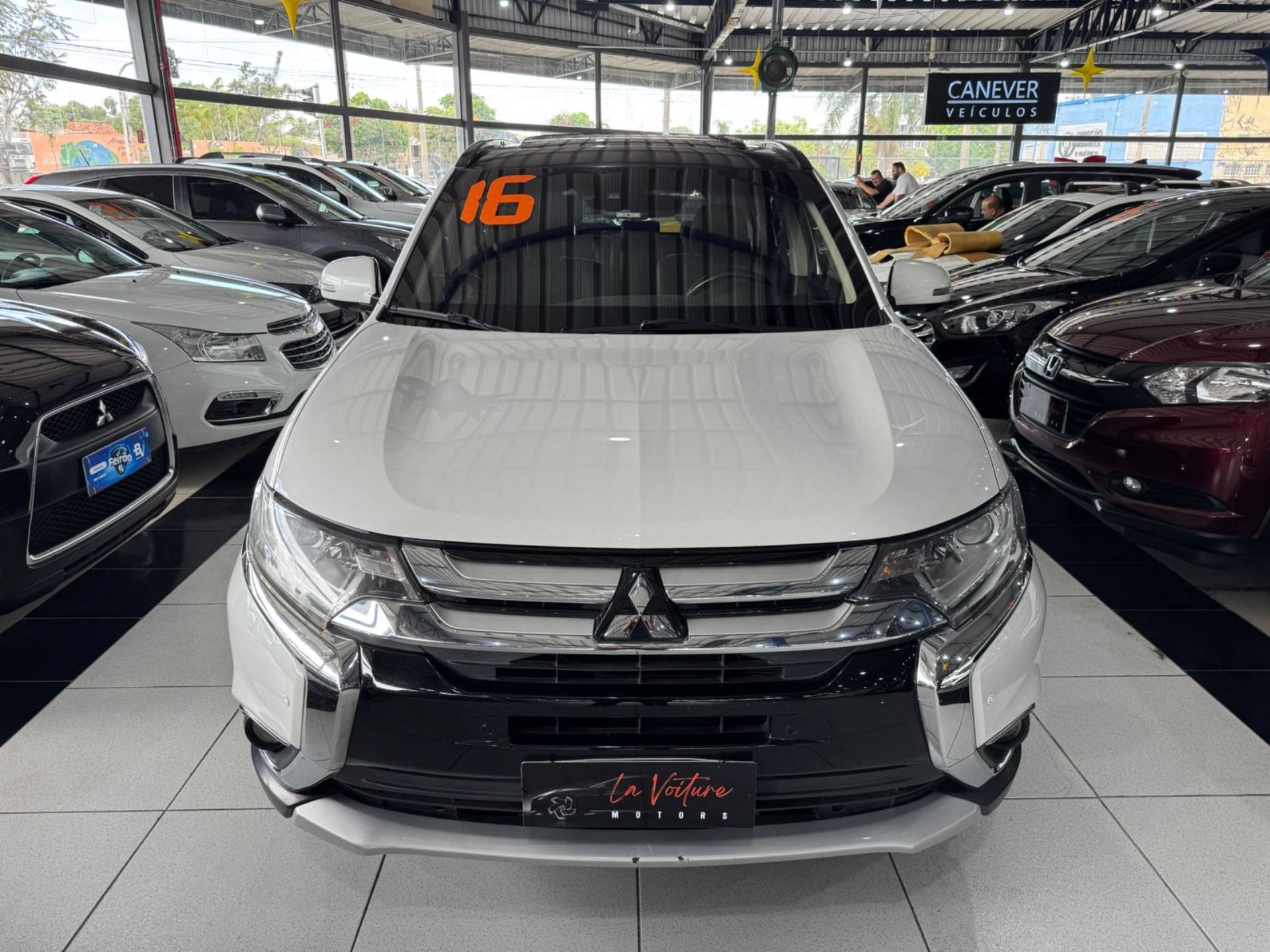 MITSUBISHI OUTLANDER