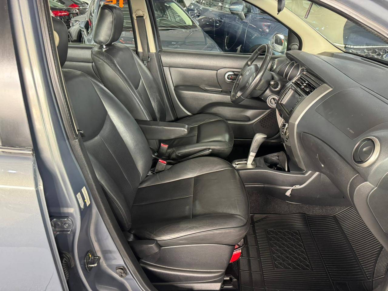 NISSAN GRAND LIVINA