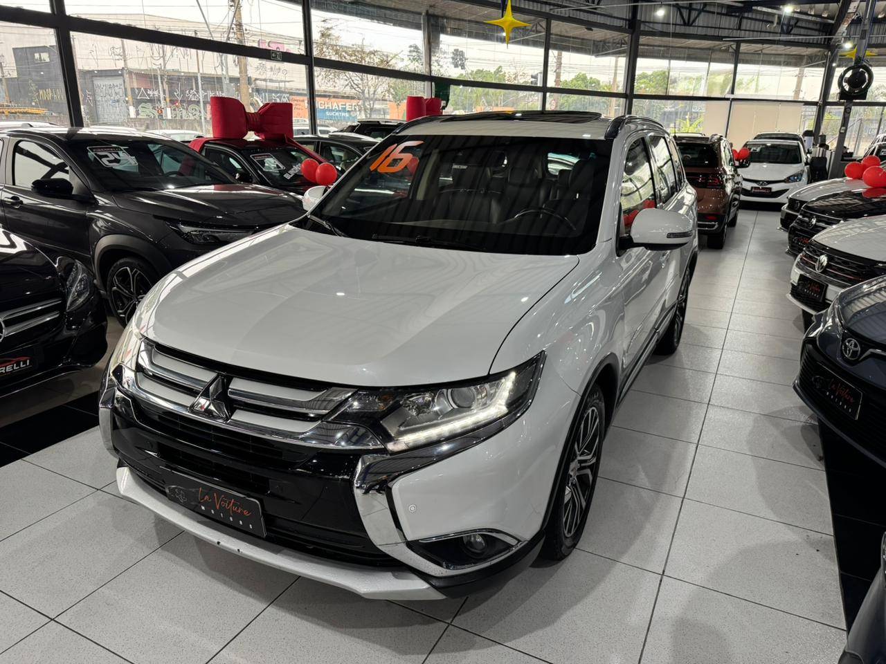 MITSUBISHI OUTLANDER