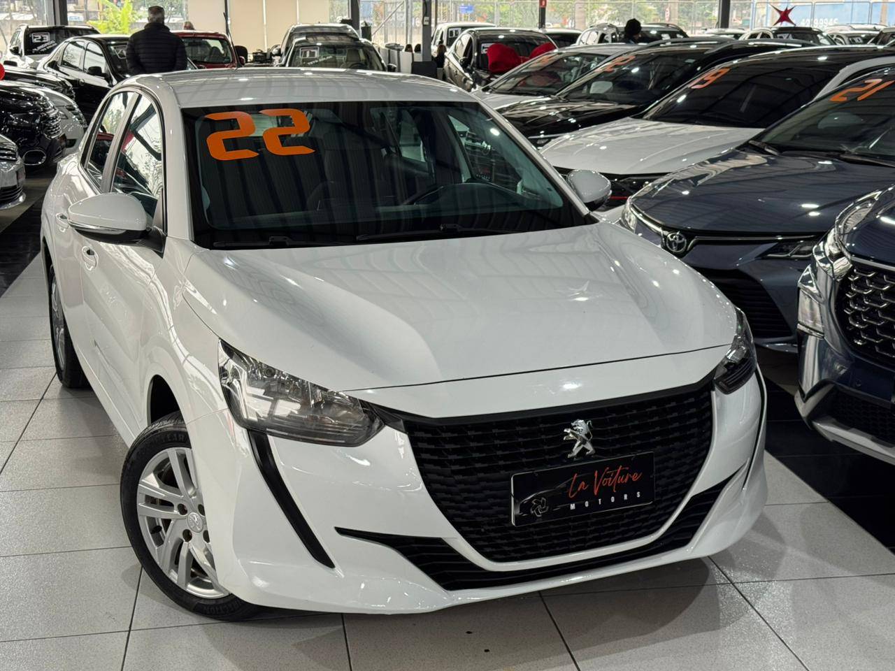 PEUGEOT 208