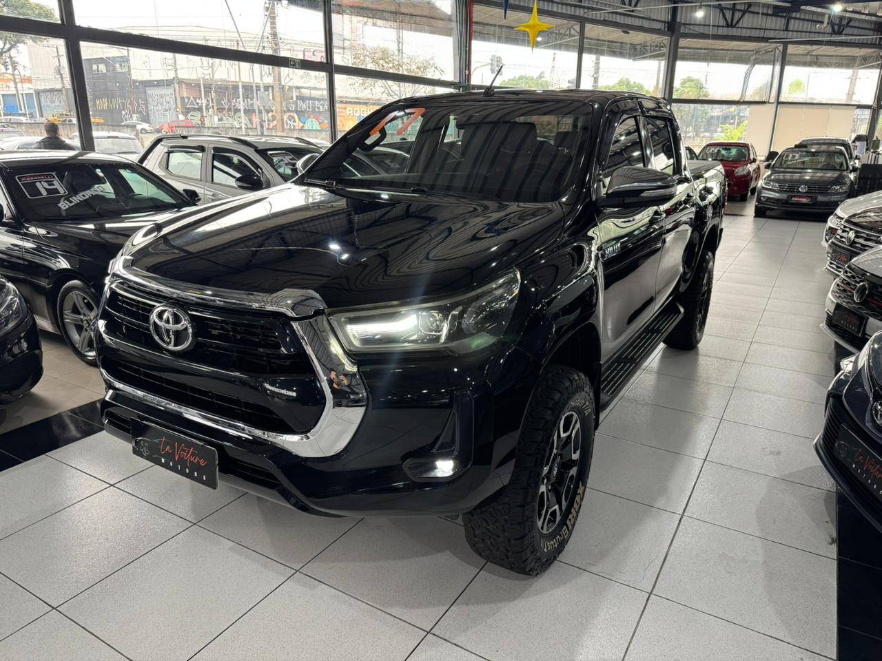 TOYOTA HILUX