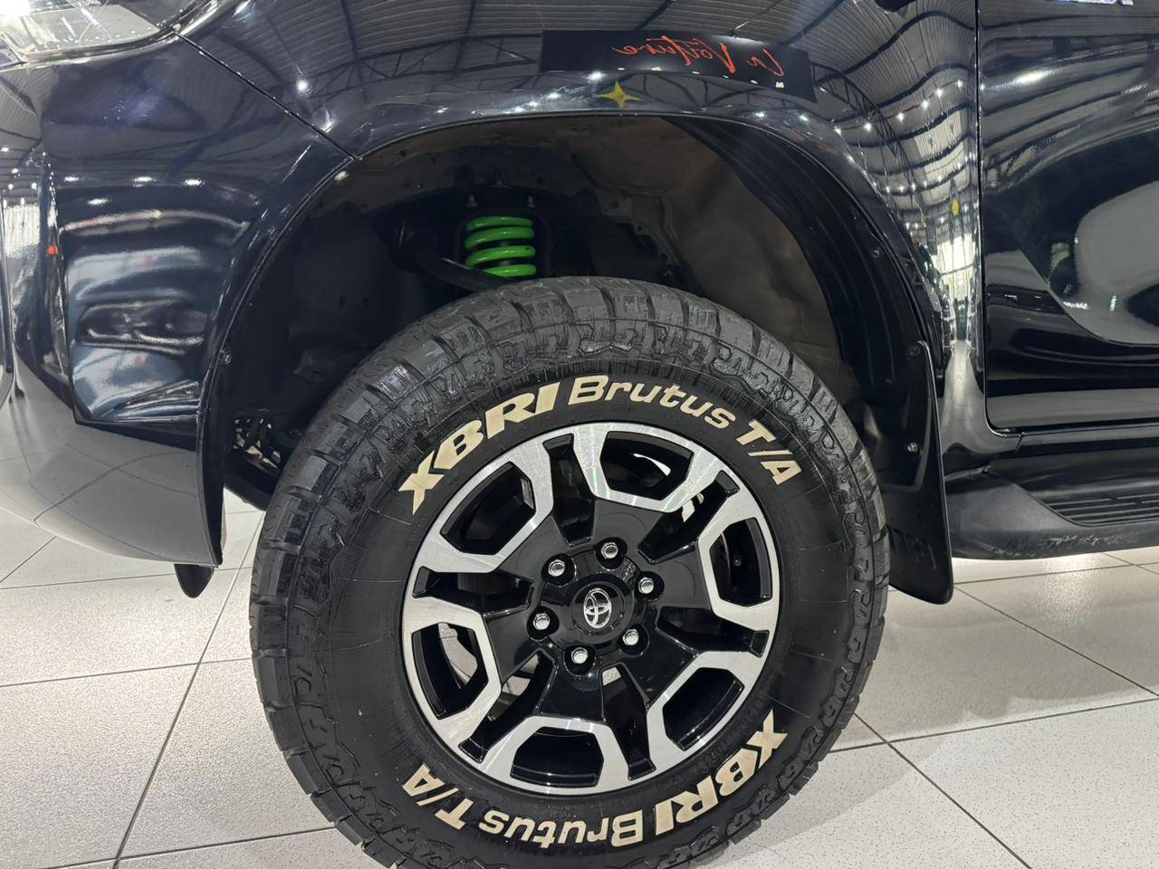 TOYOTA HILUX