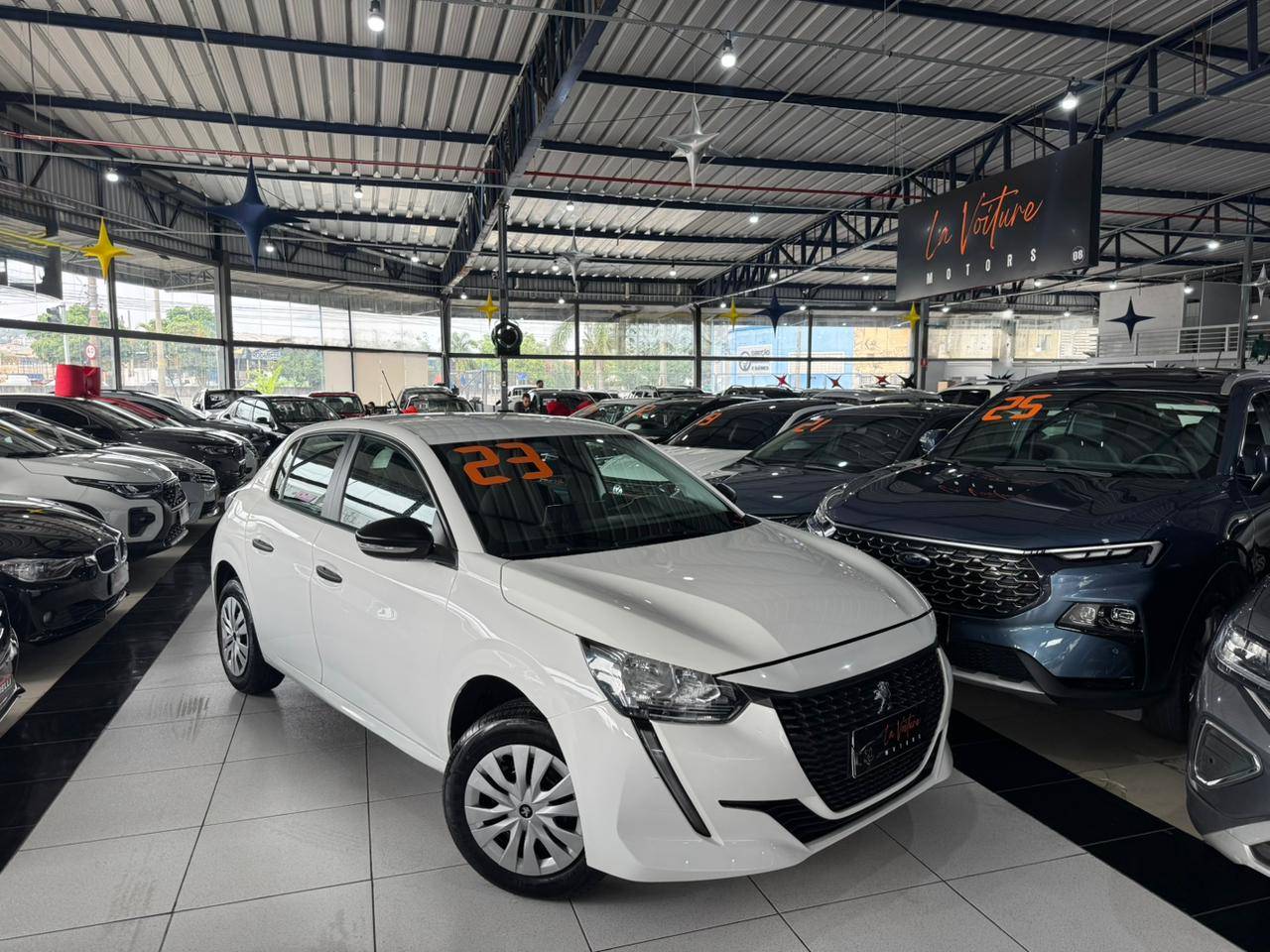 PEUGEOT 208