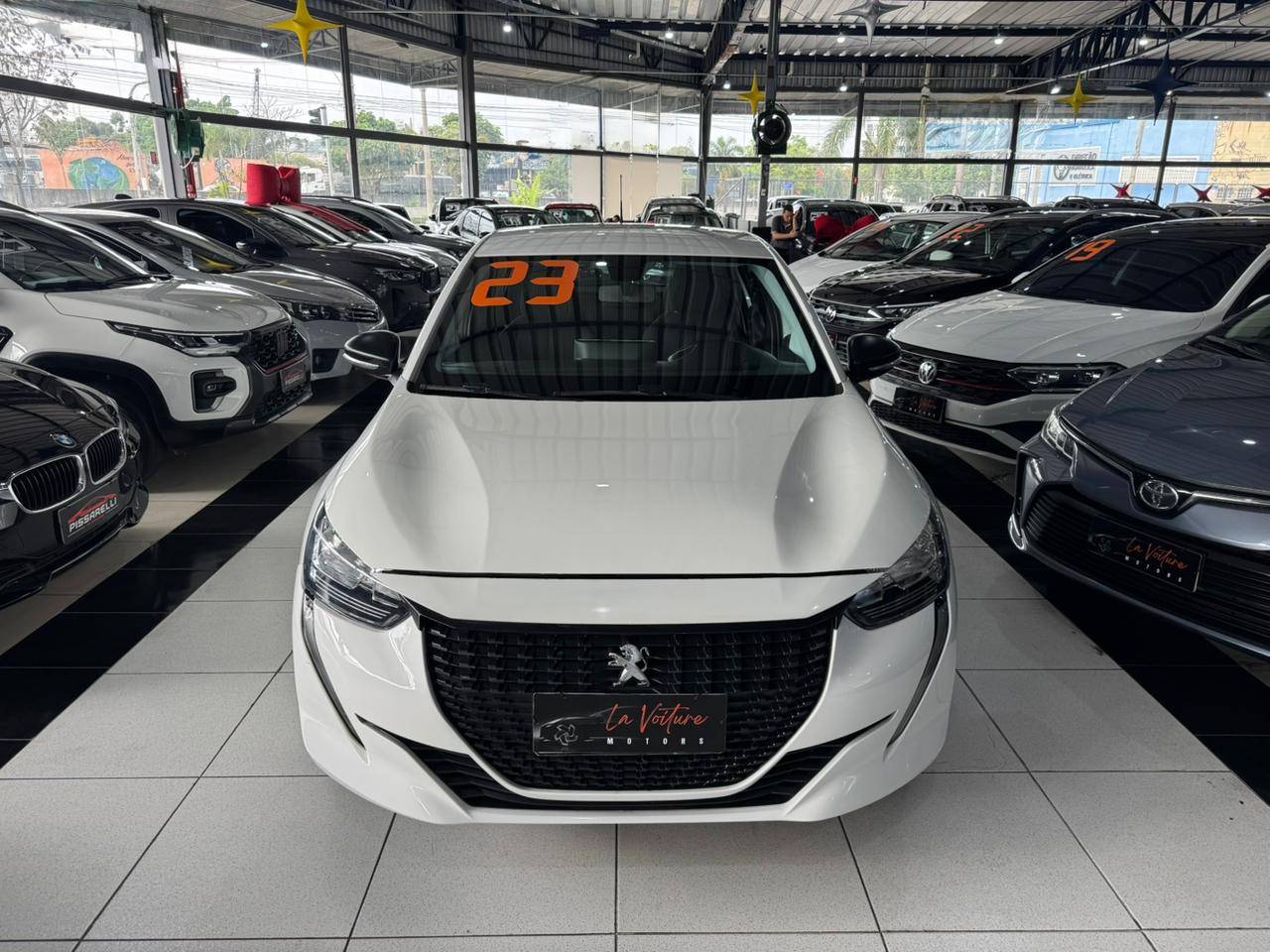 PEUGEOT 208