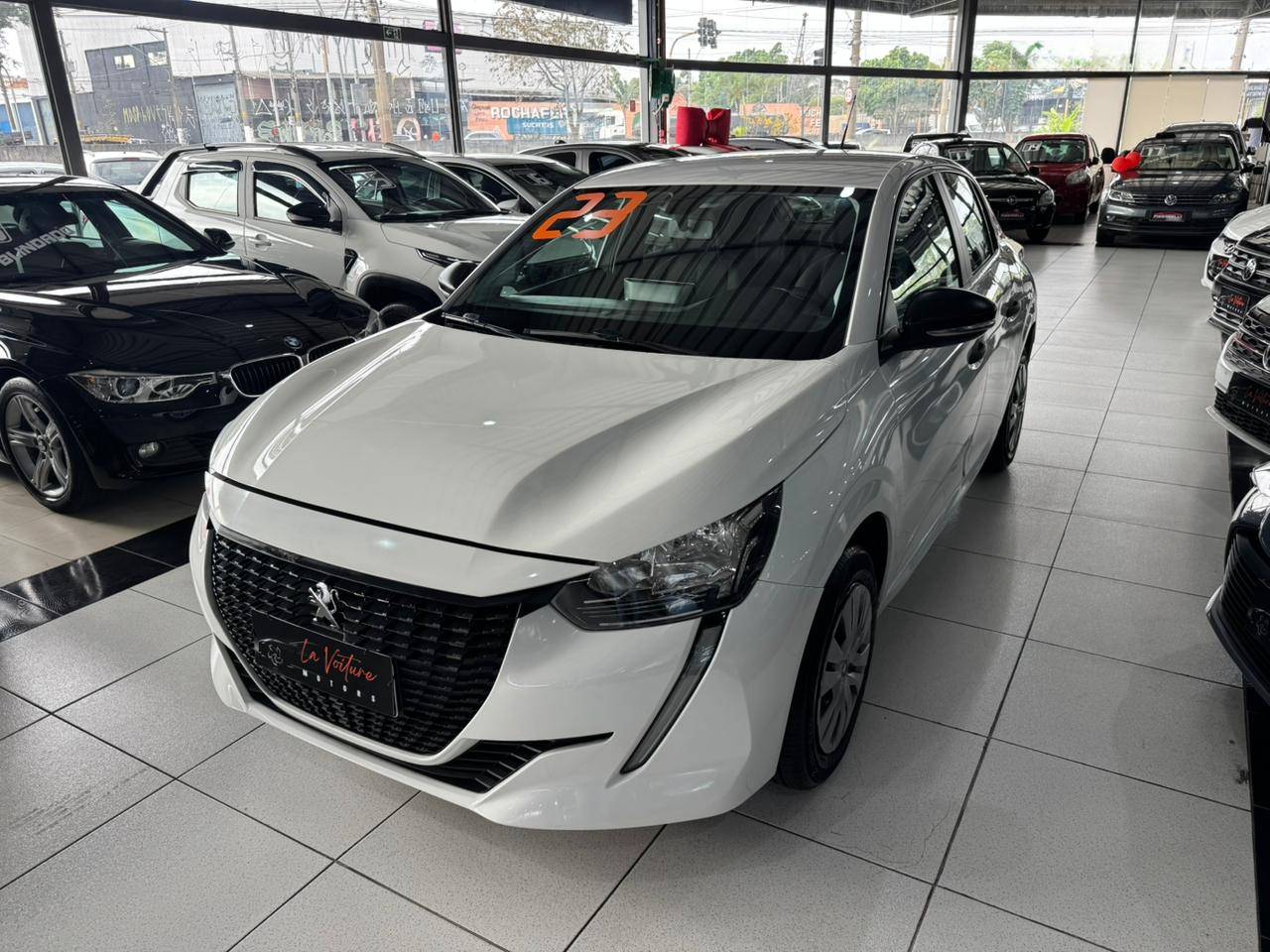 PEUGEOT 208