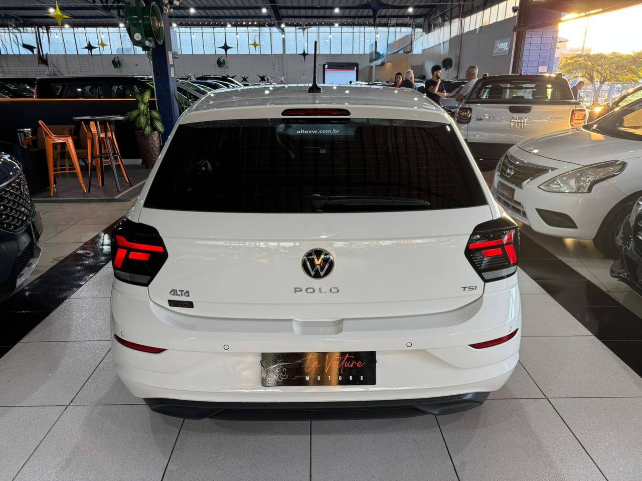 VOLKSWAGEN POLO