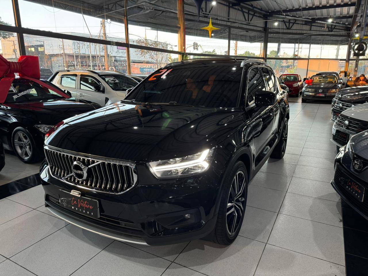 VOLVO XC40