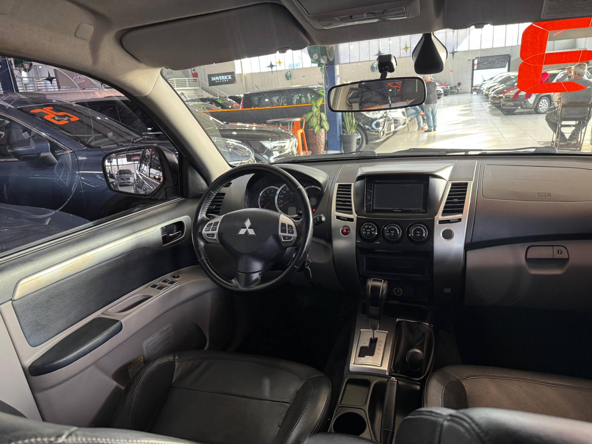 MITSUBISHI PAJERO DAKAR