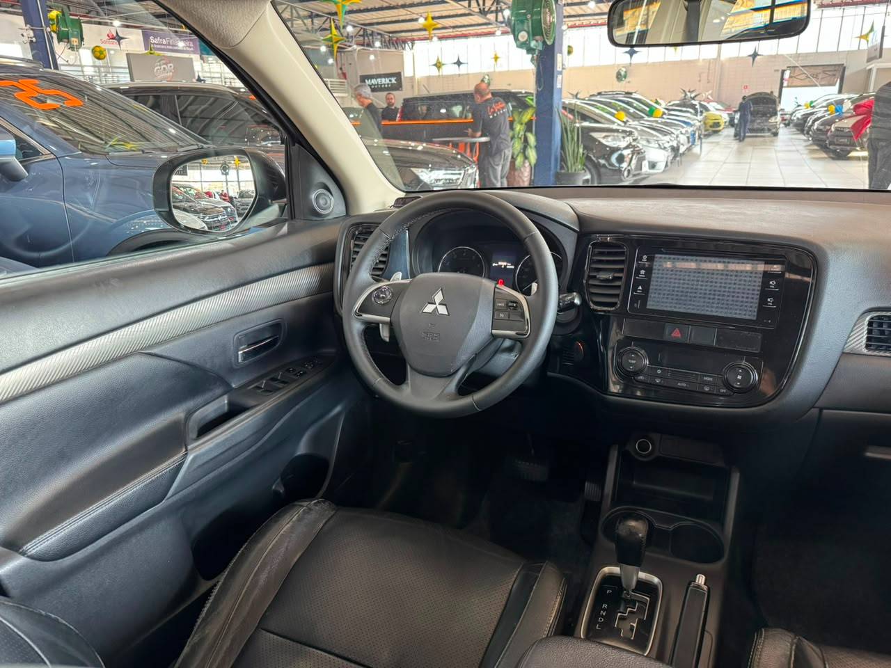 MITSUBISHI OUTLANDER