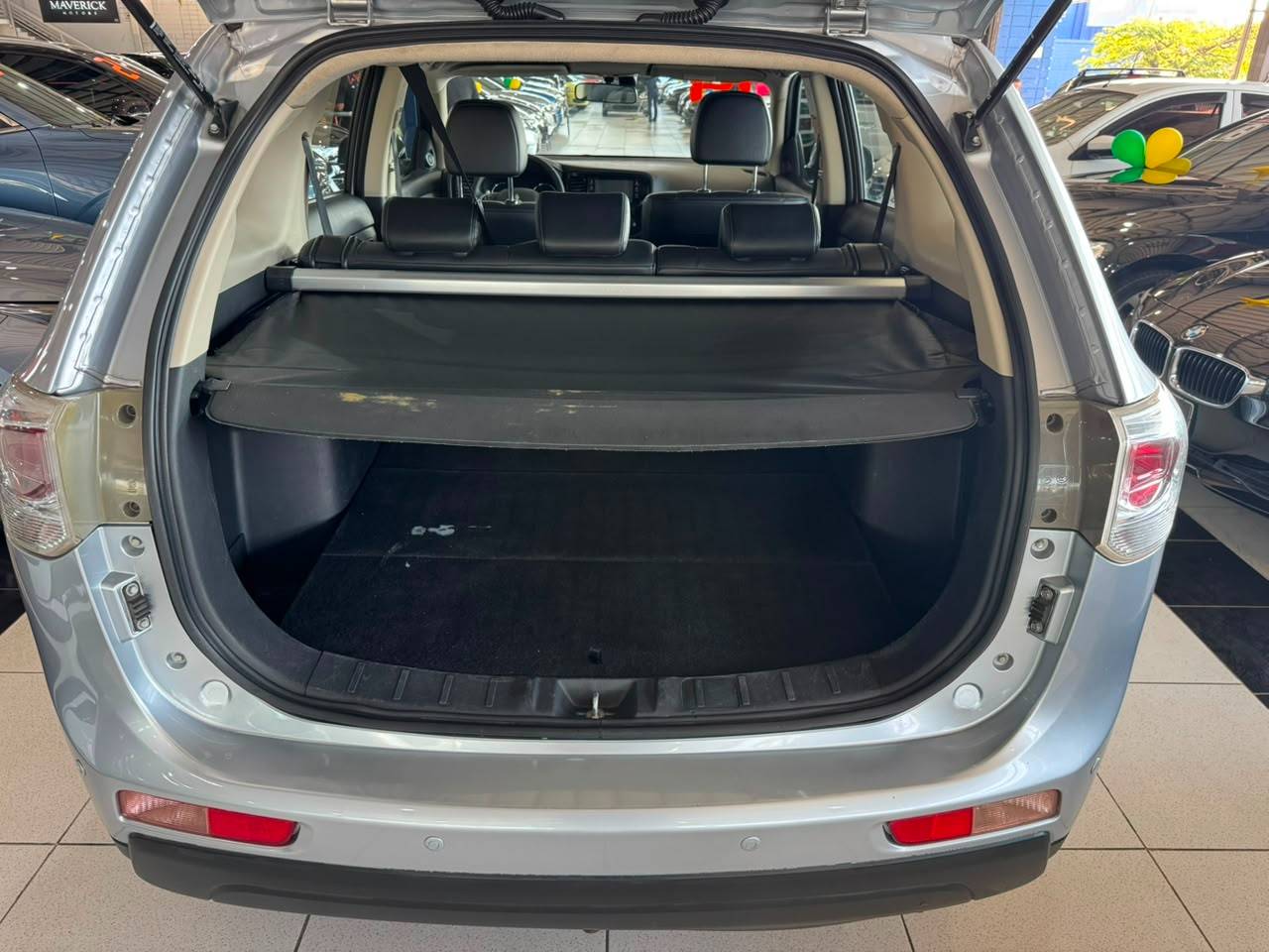 MITSUBISHI OUTLANDER