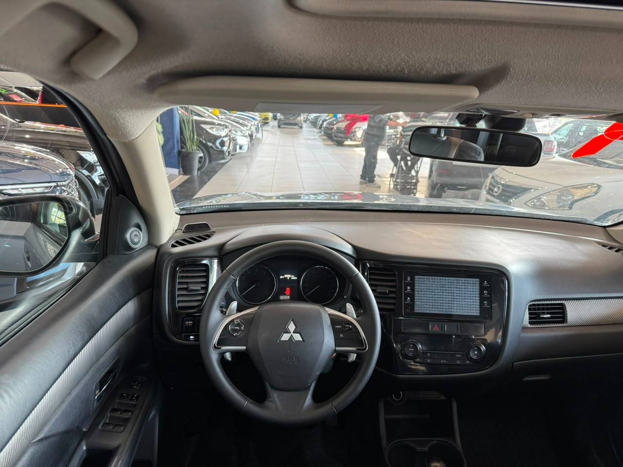 MITSUBISHI OUTLANDER
