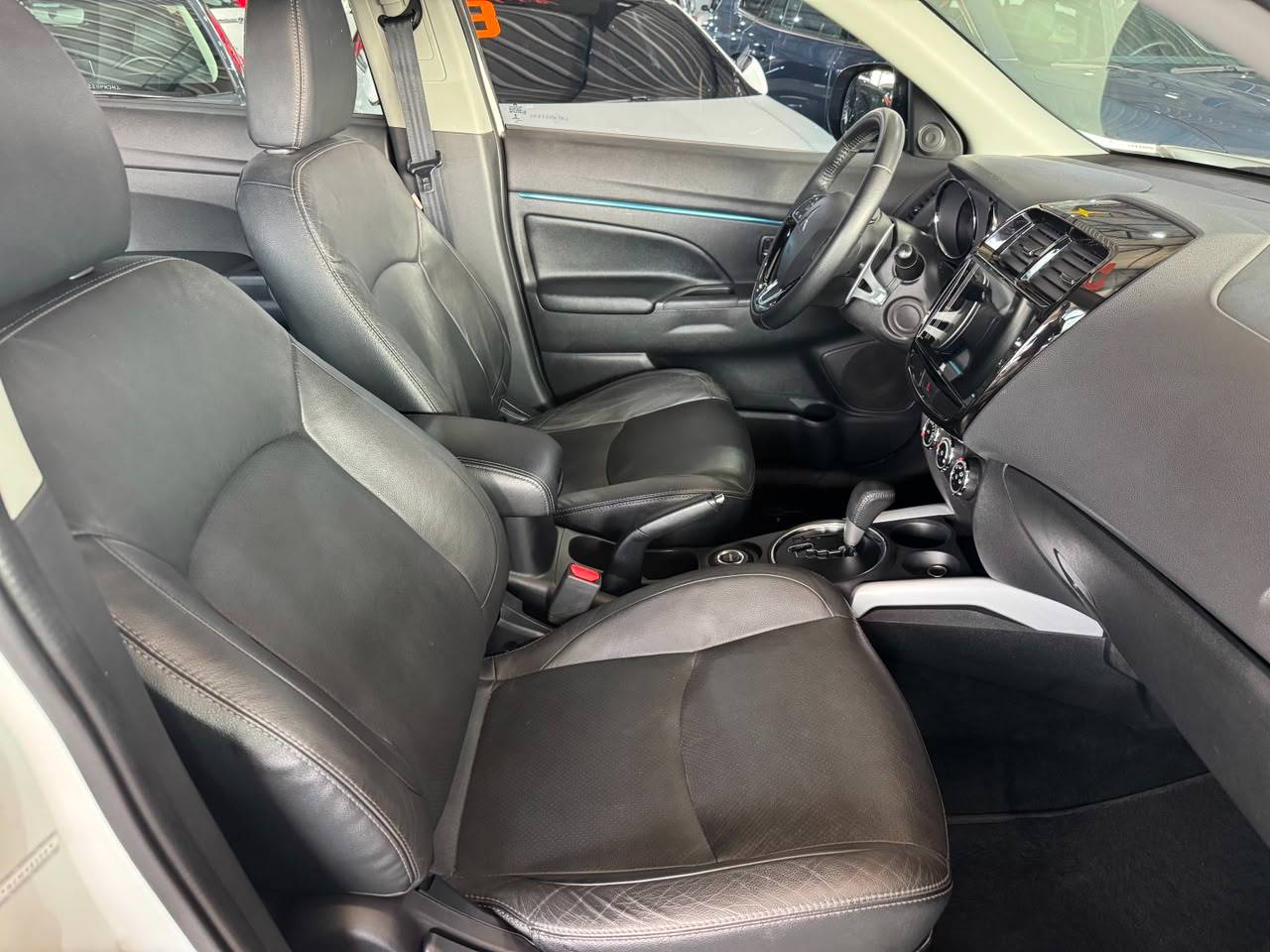 MITSUBISHI OUTLANDER SPORT