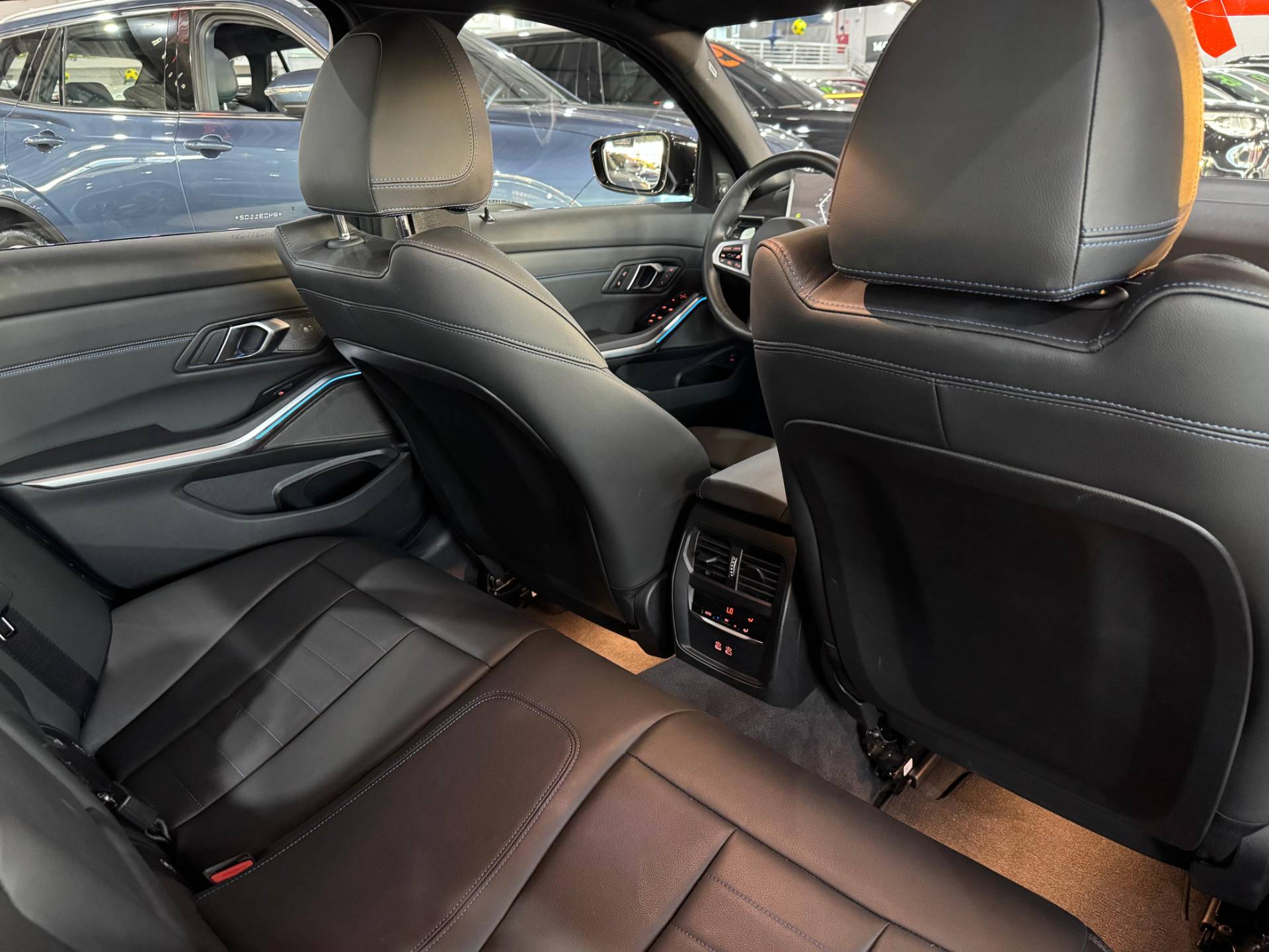 BMW 320i