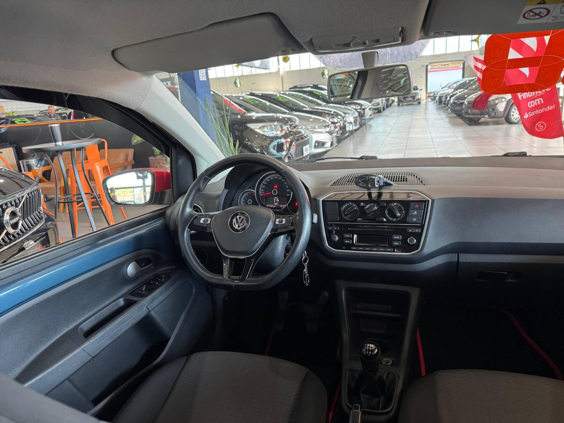 VOLKSWAGEN UP