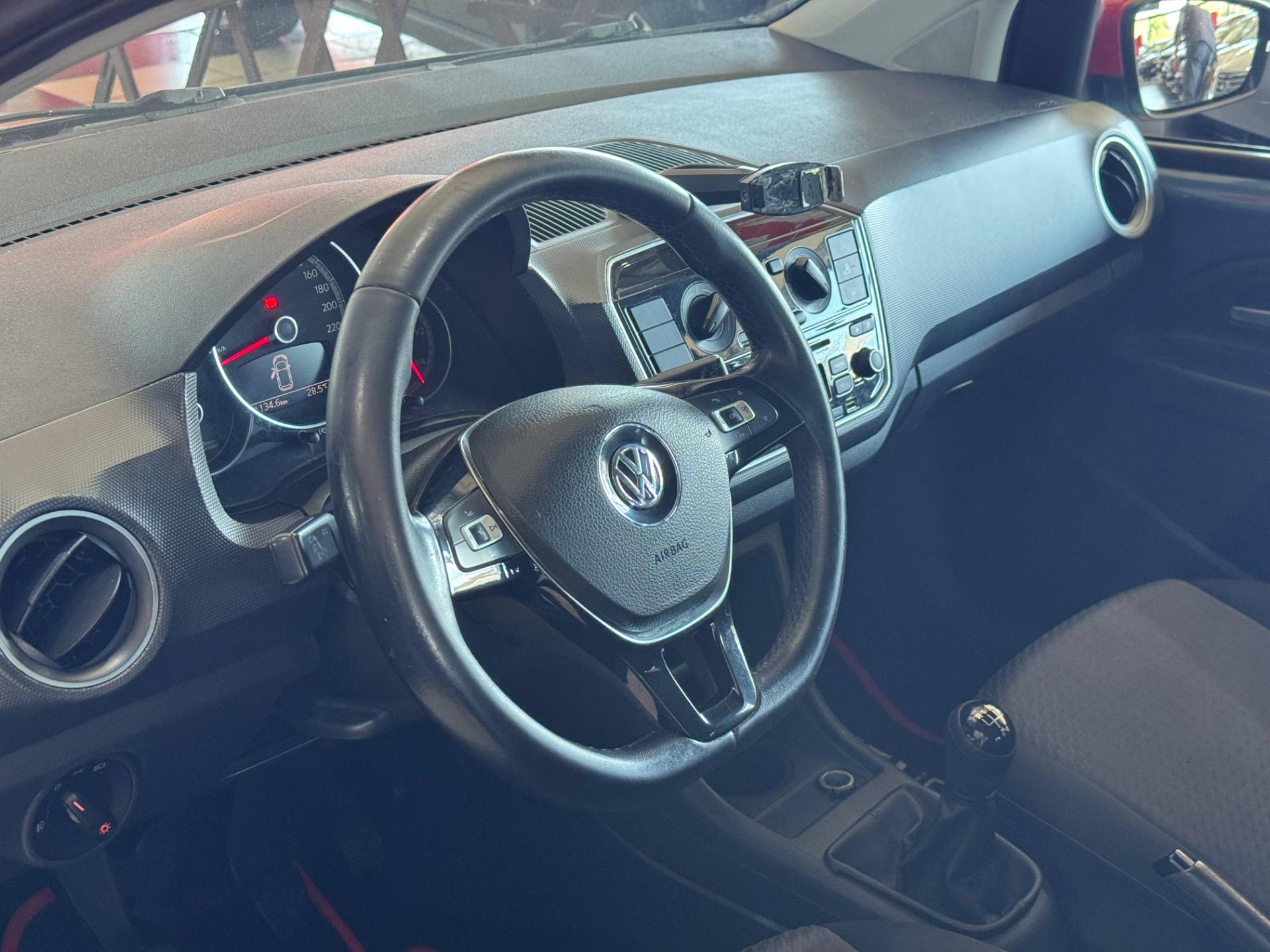 VOLKSWAGEN UP