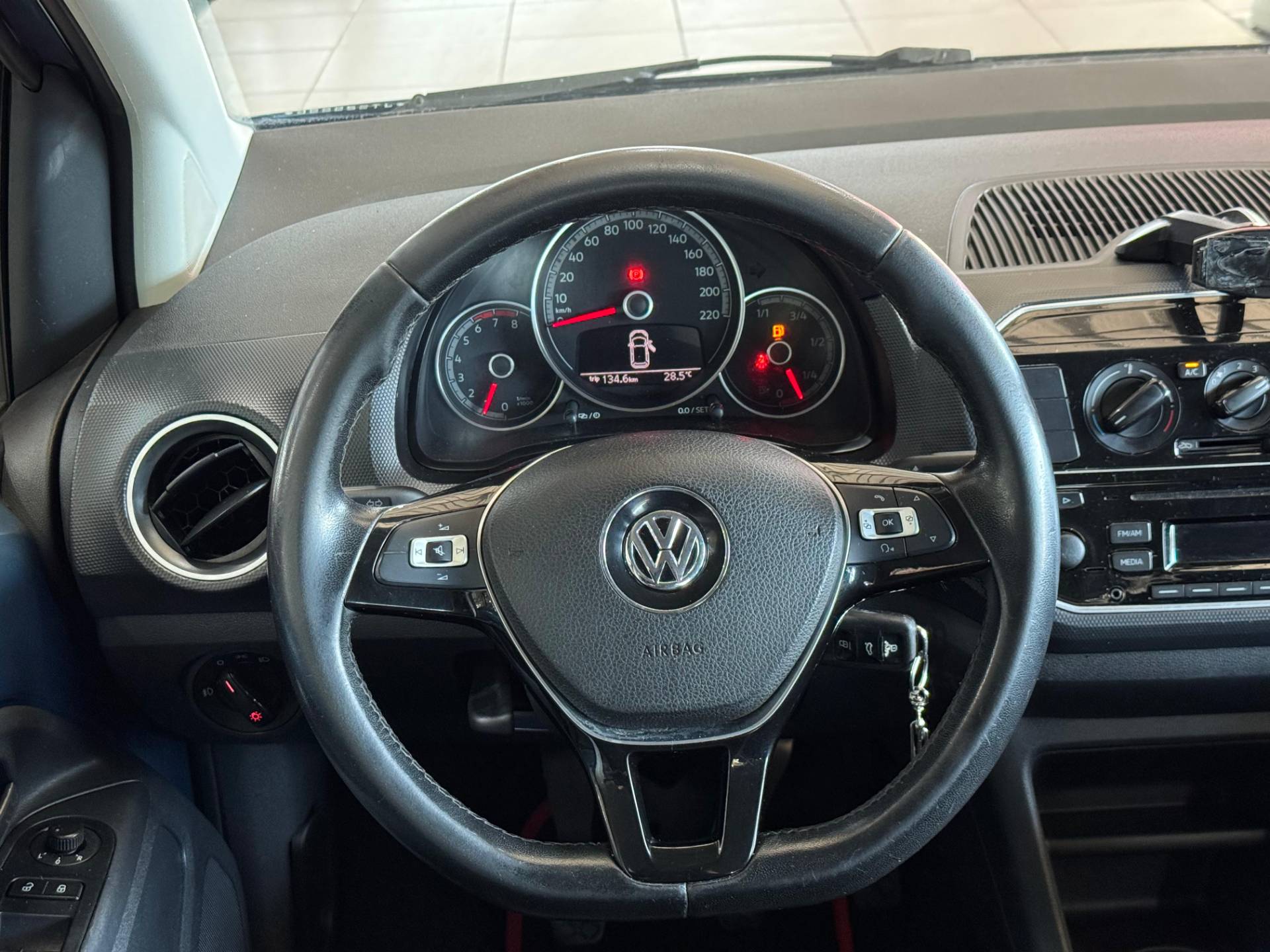 VOLKSWAGEN UP