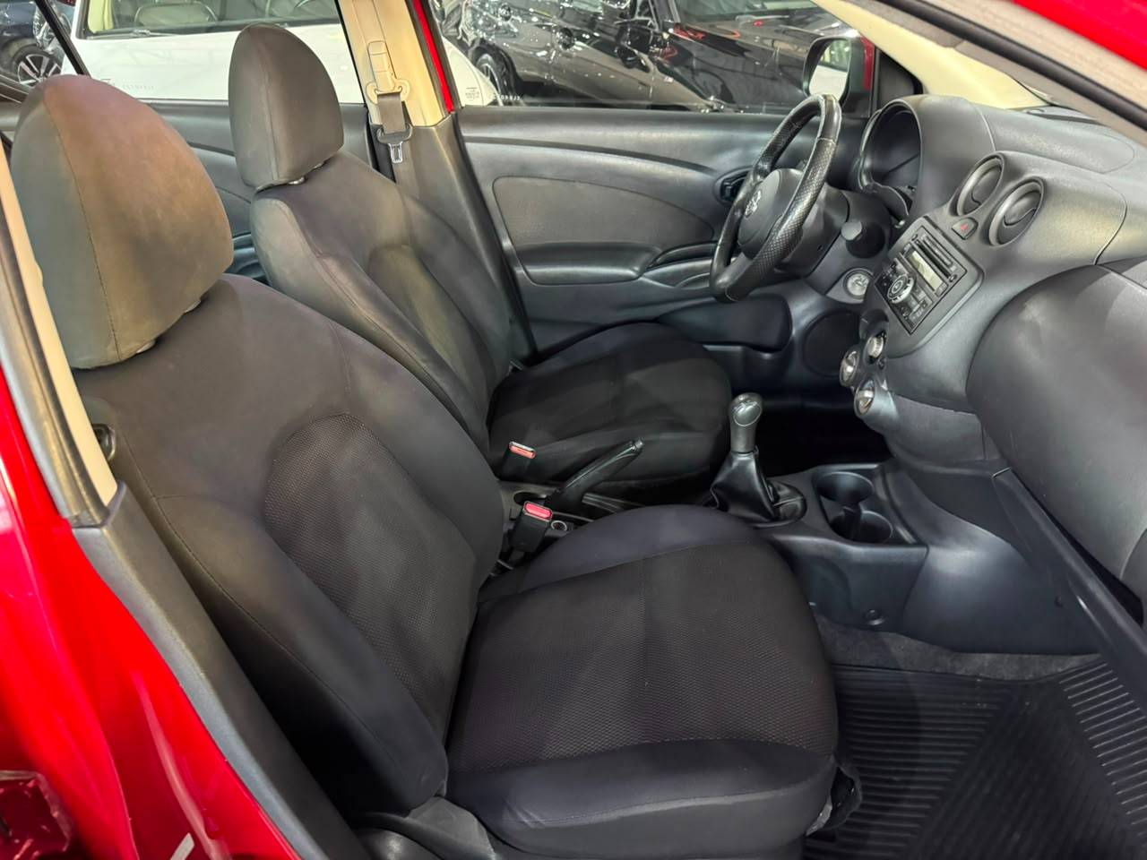 NISSAN VERSA