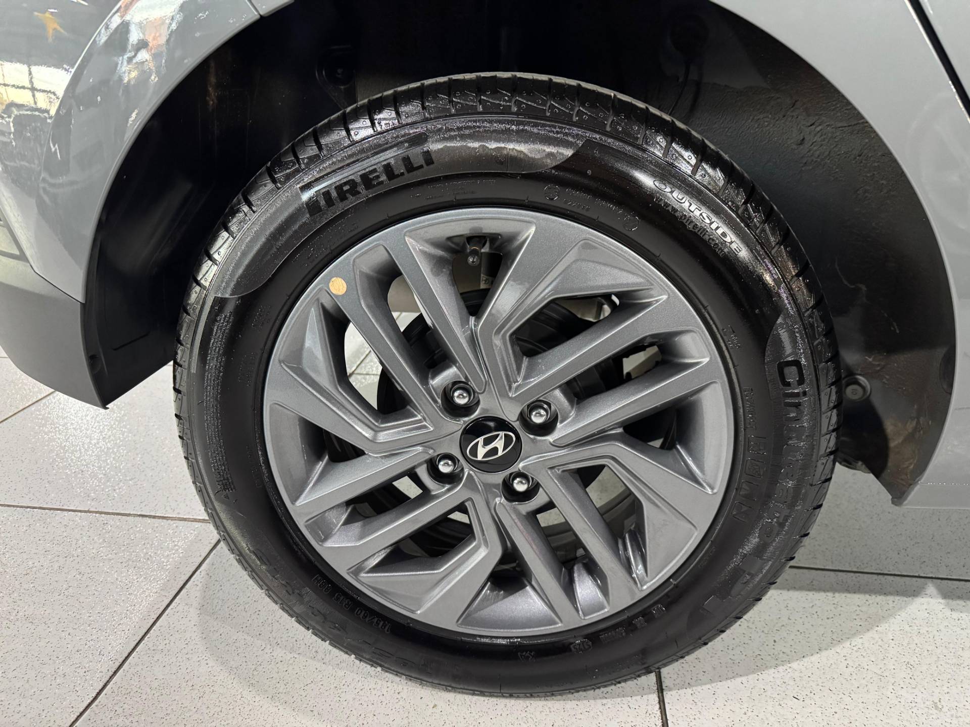 HYUNDAI HB20
