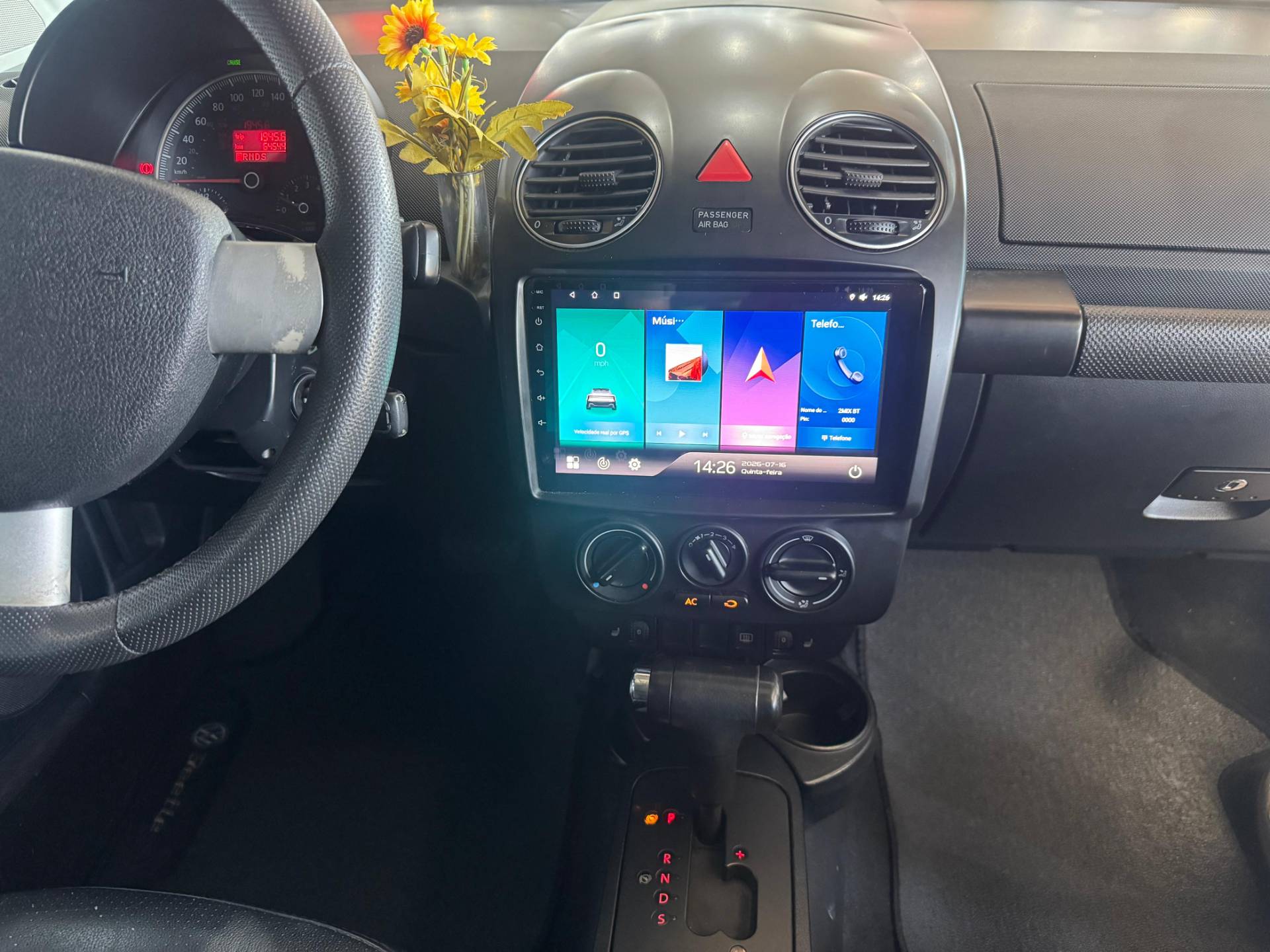 VOLKSWAGEN NEW BEETLE