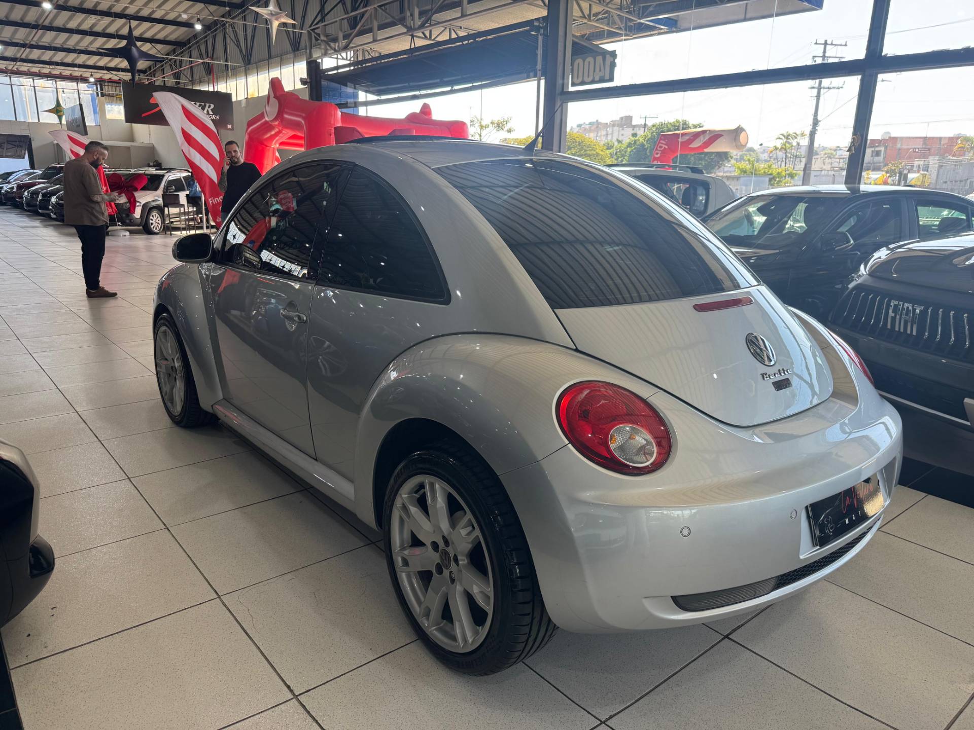 VOLKSWAGEN NEW BEETLE