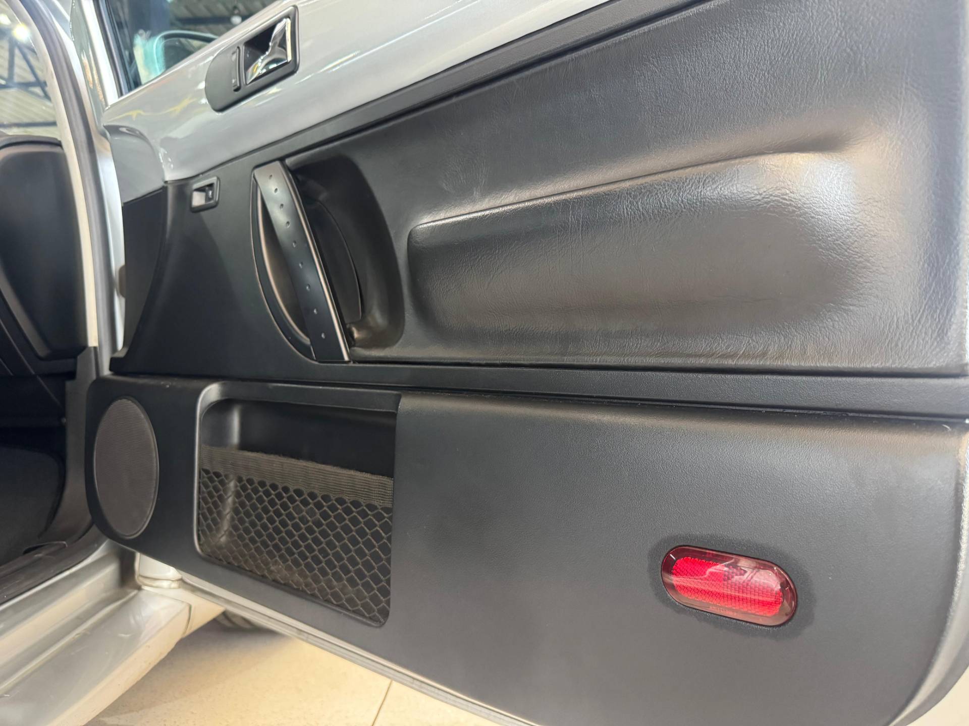 VOLKSWAGEN NEW BEETLE