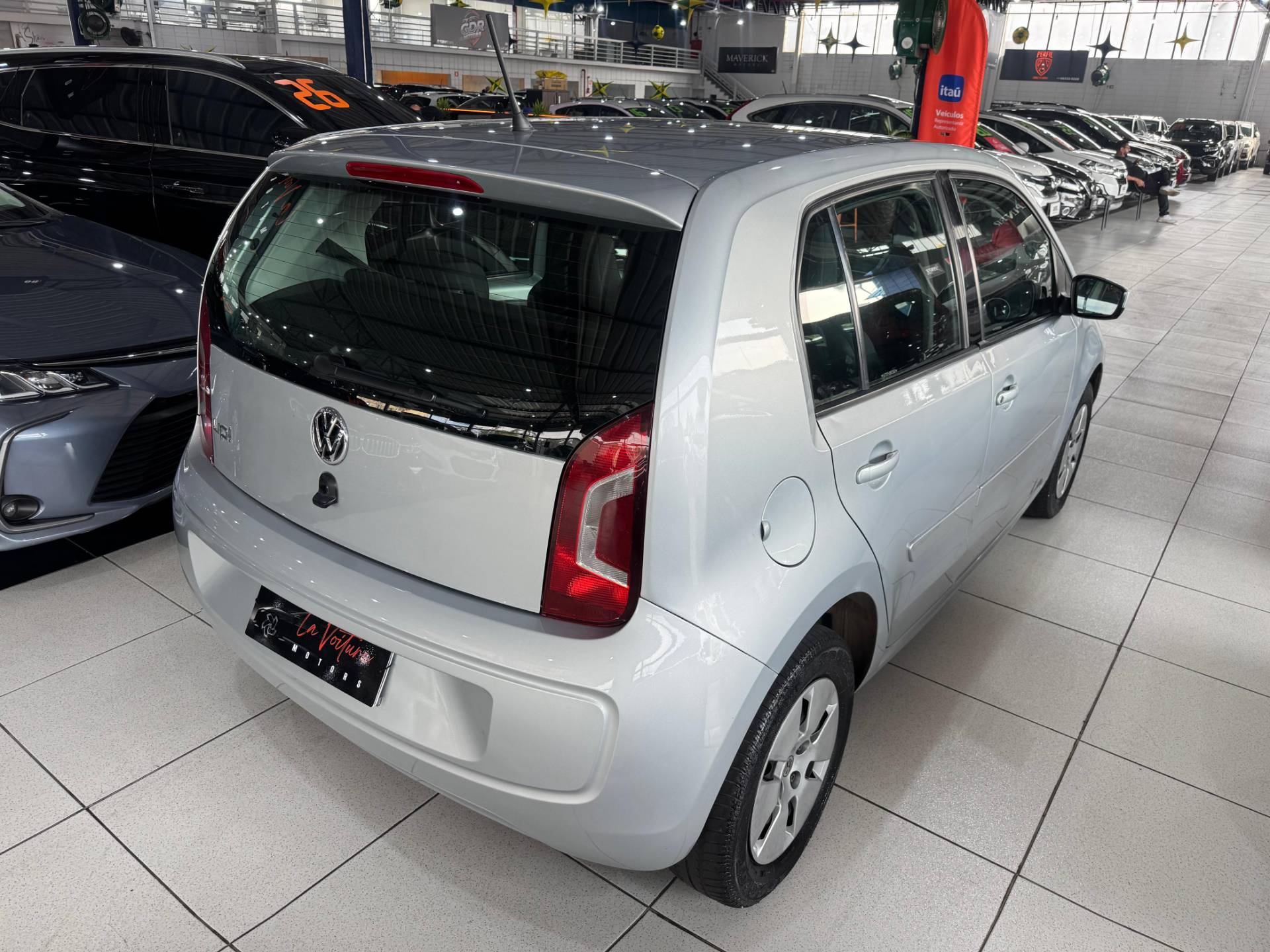VOLKSWAGEN UP