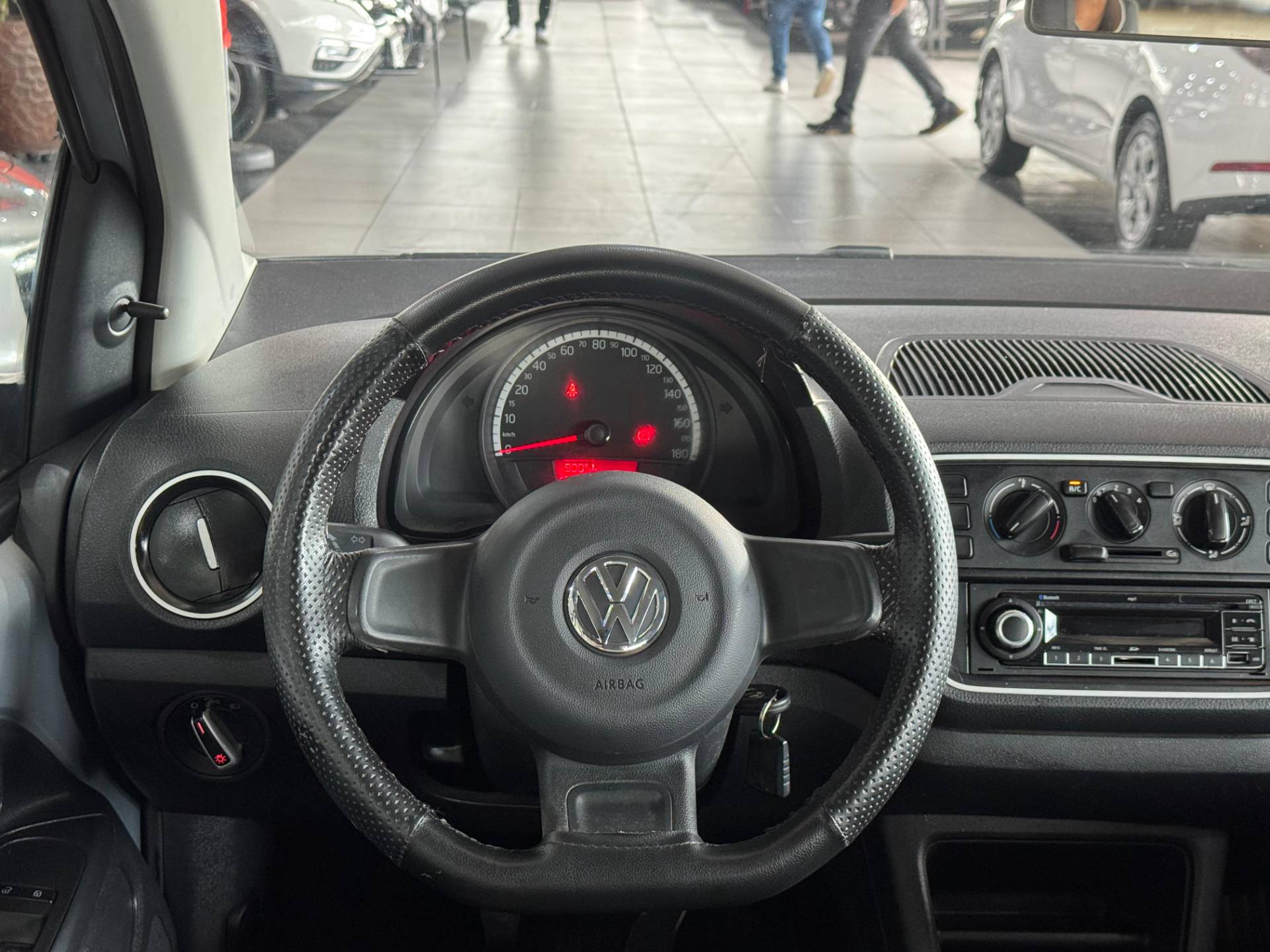 VOLKSWAGEN UP