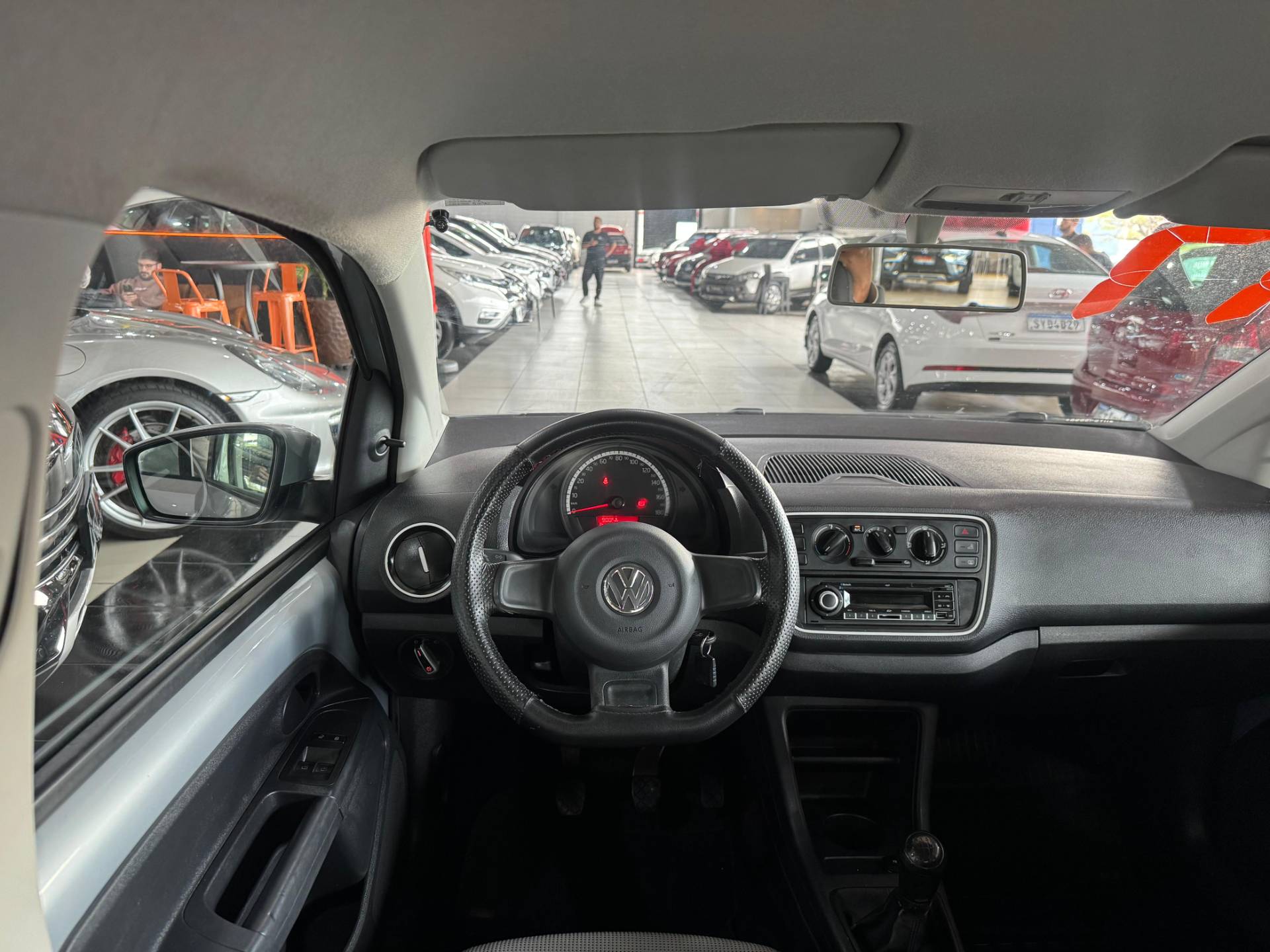 VOLKSWAGEN UP