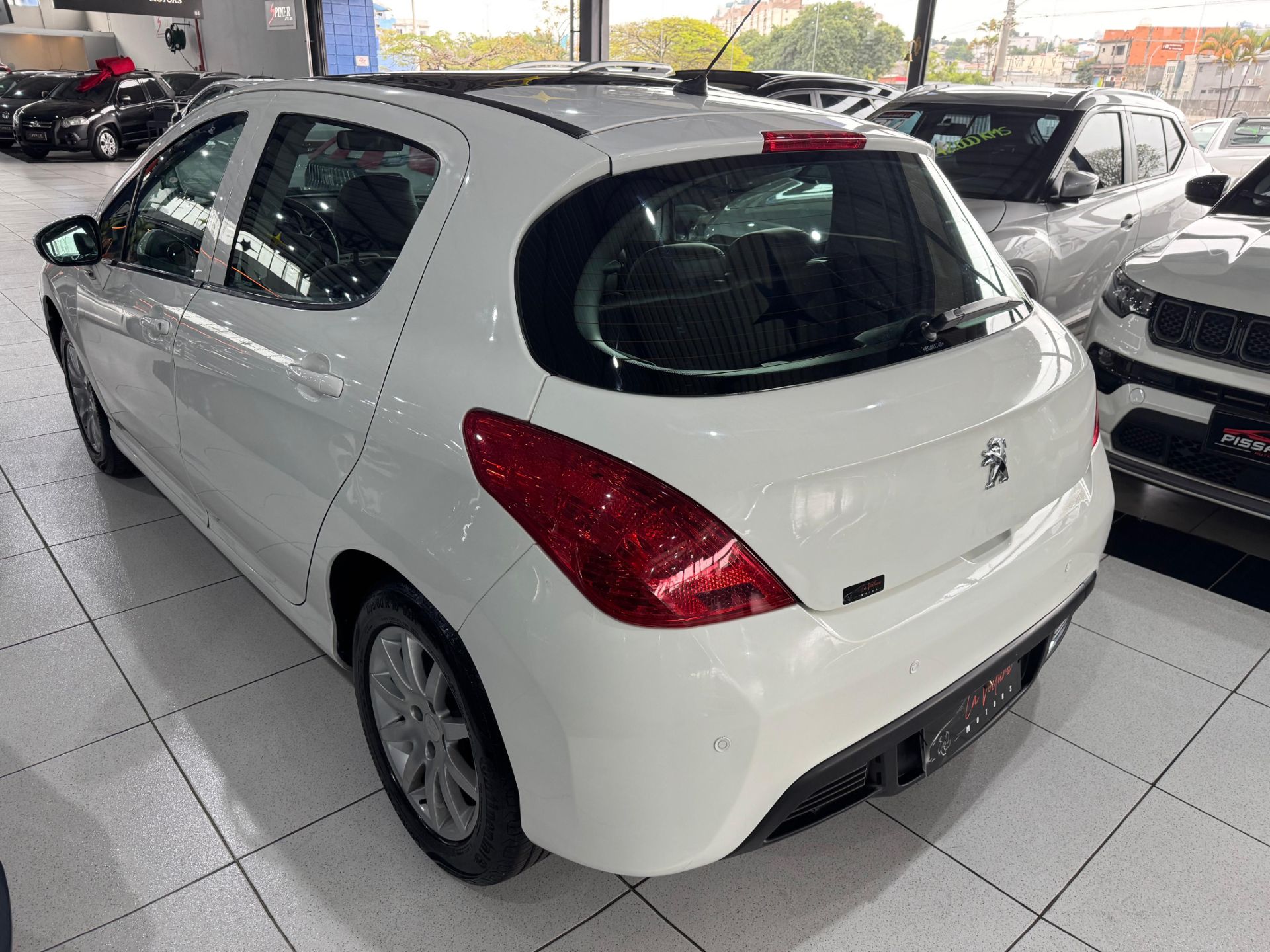 PEUGEOT 308