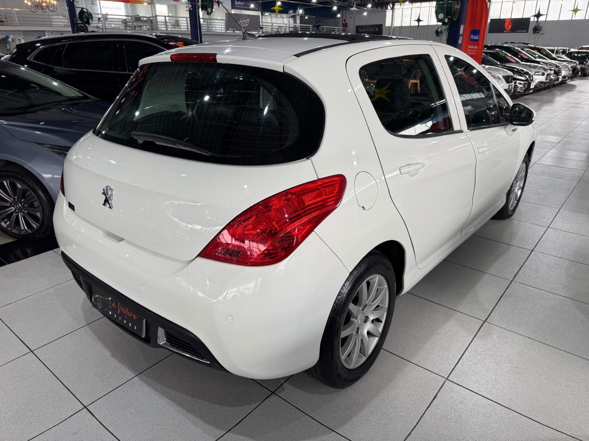 PEUGEOT 308