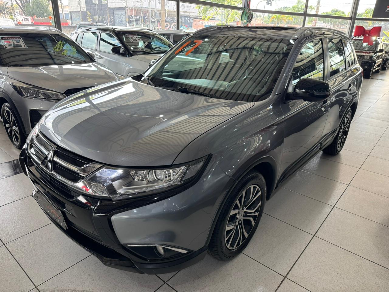 MITSUBISHI OUTLANDER