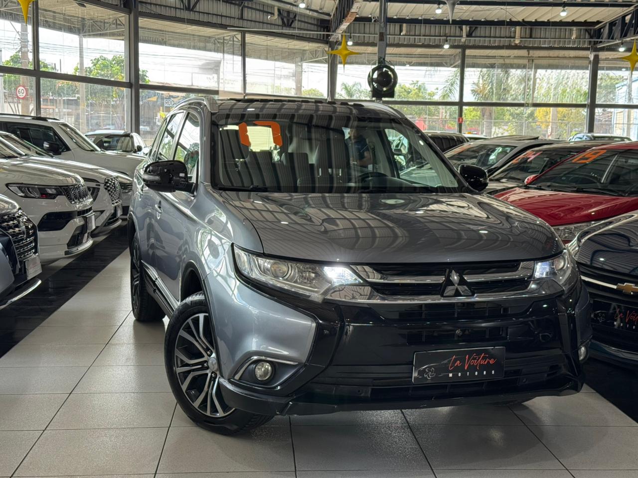 MITSUBISHI OUTLANDER