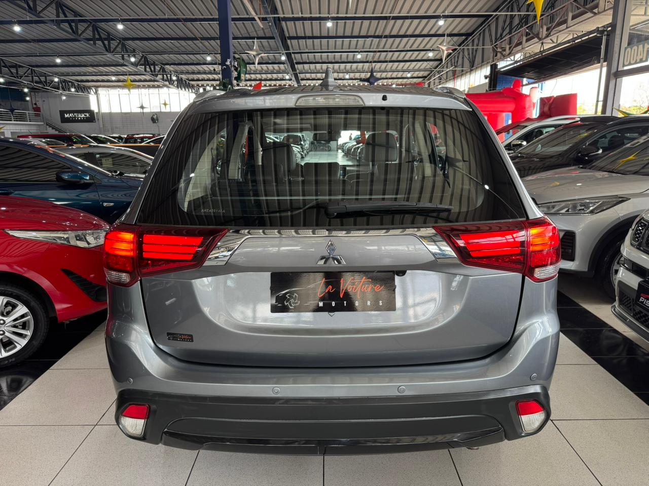 MITSUBISHI OUTLANDER