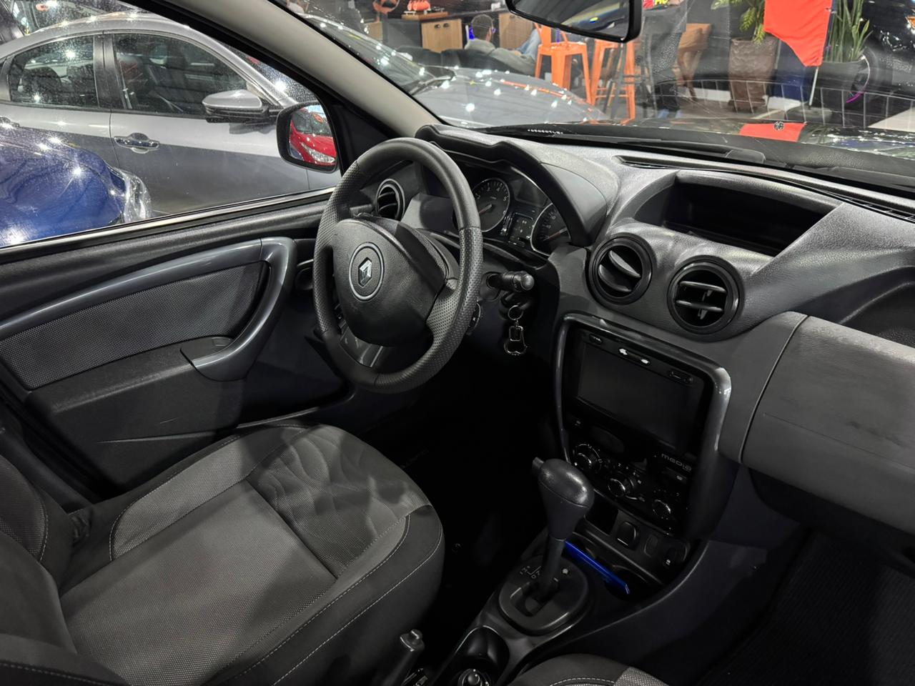 RENAULT DUSTER