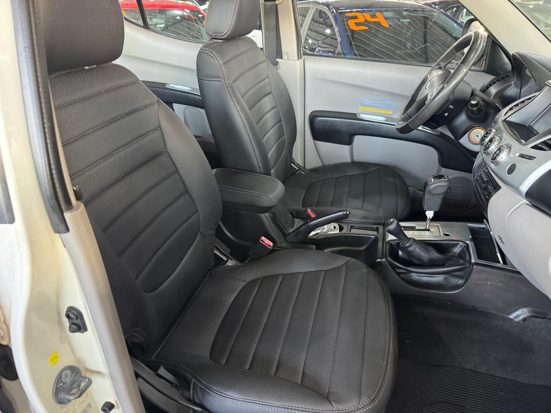 MITSUBISHI L200 TRITON