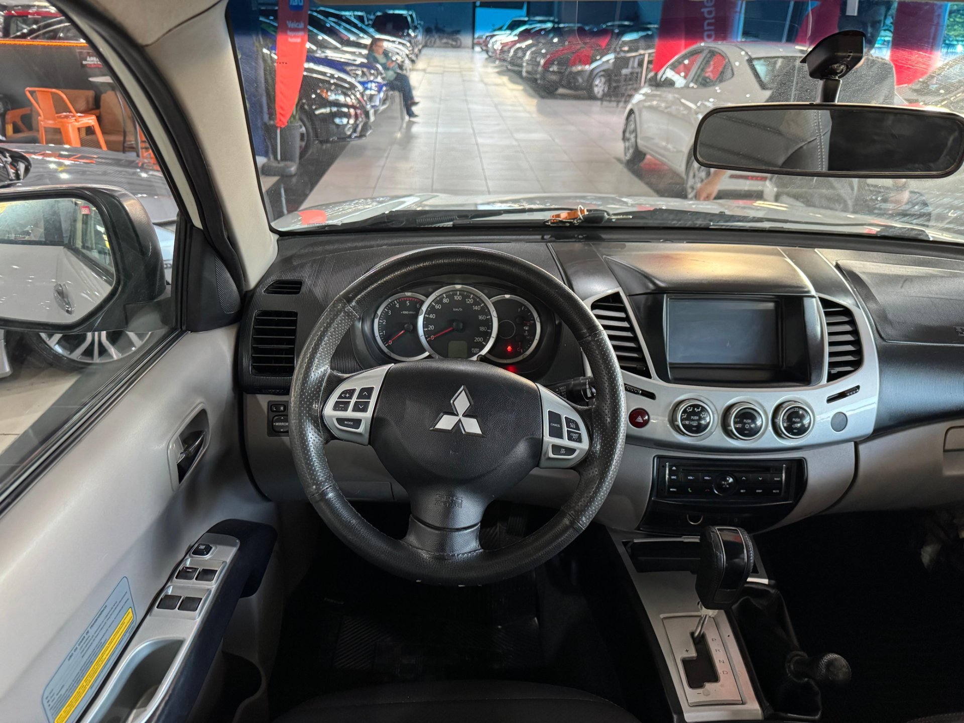 MITSUBISHI L200 TRITON