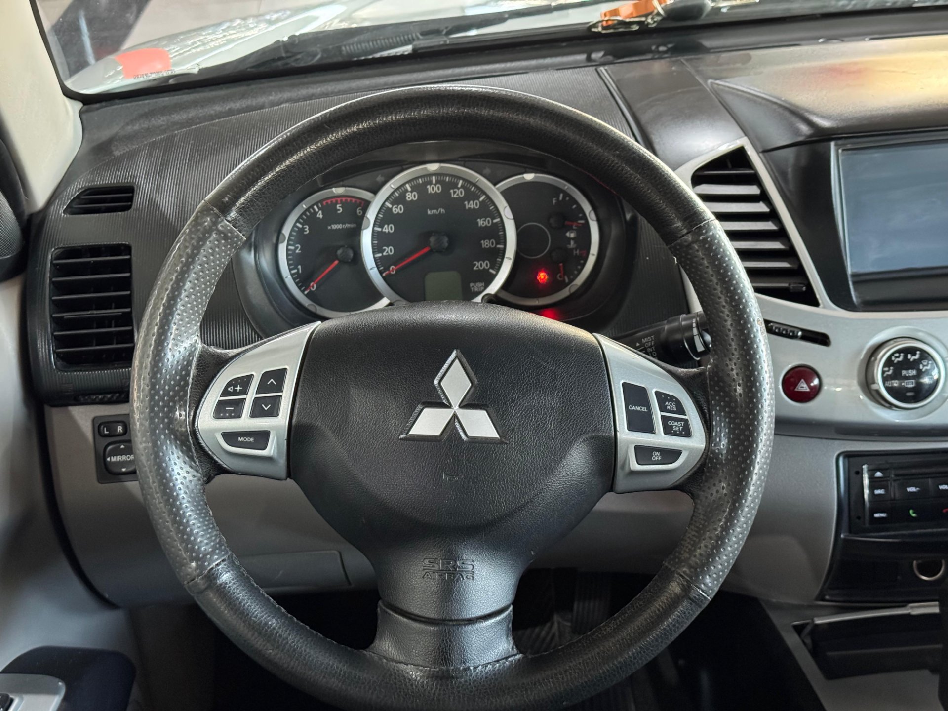 MITSUBISHI L200 TRITON