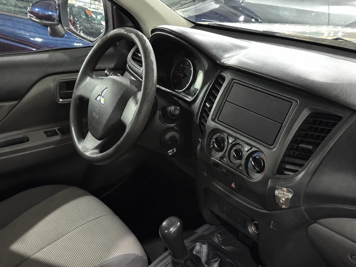 MITSUBISHI L200 TRITON