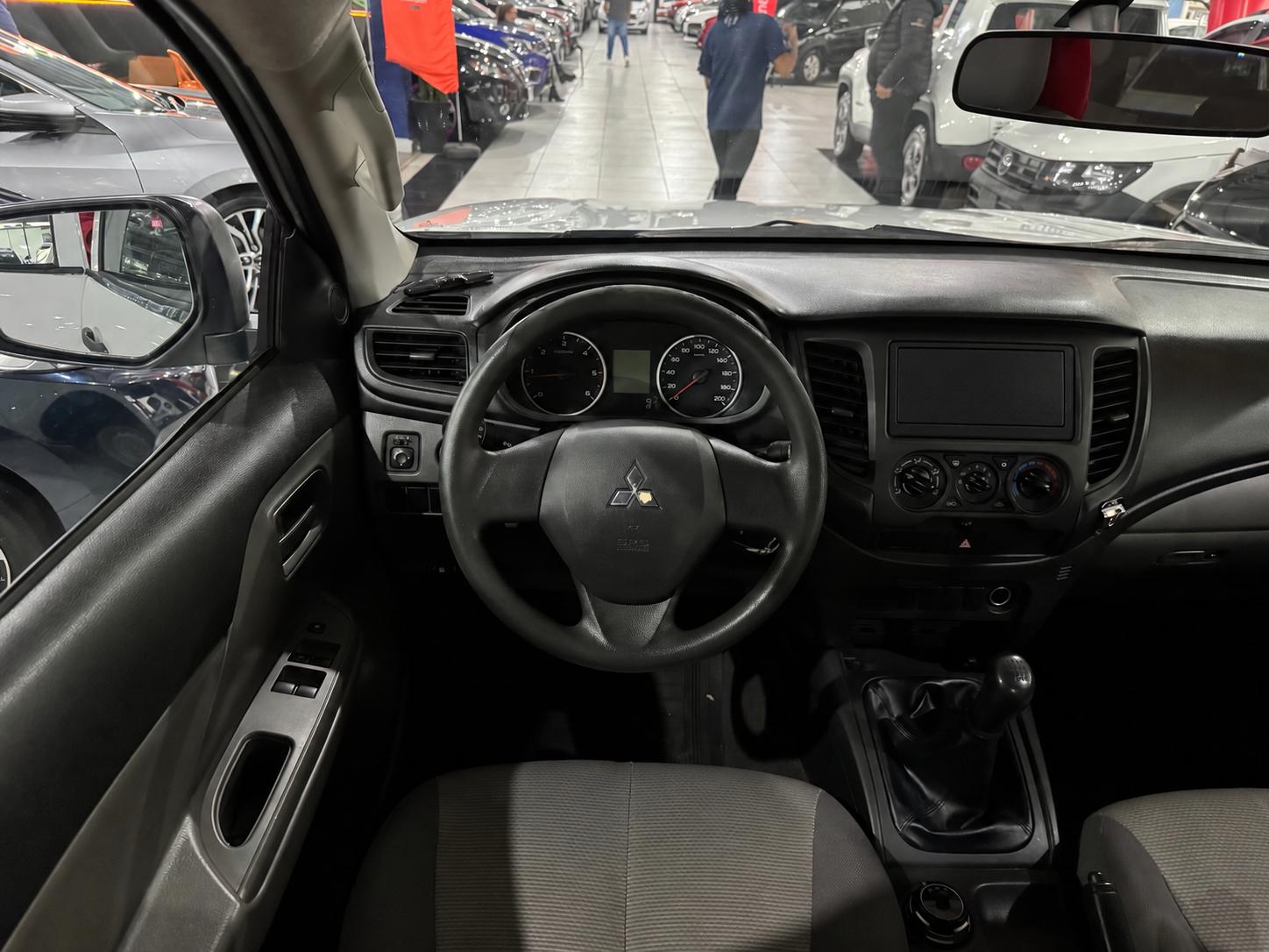 MITSUBISHI L200 TRITON