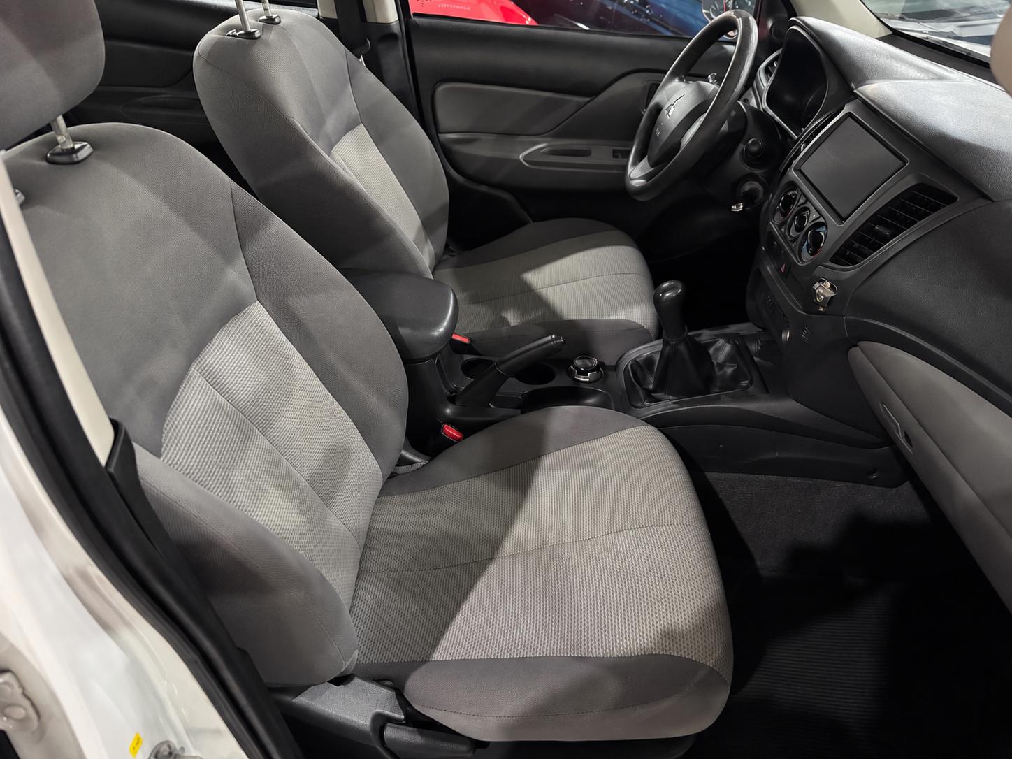 MITSUBISHI L200 TRITON