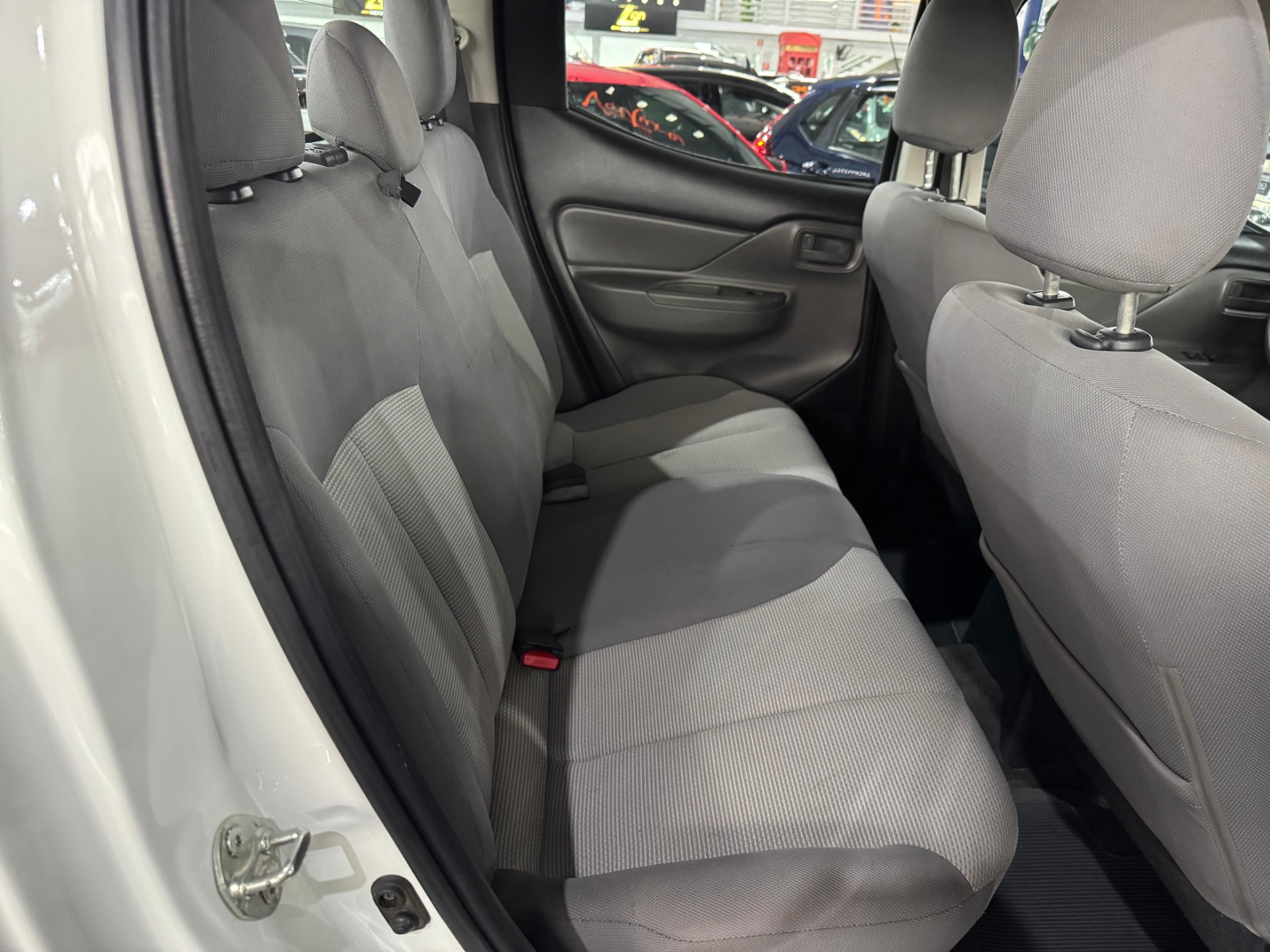 MITSUBISHI L200 TRITON
